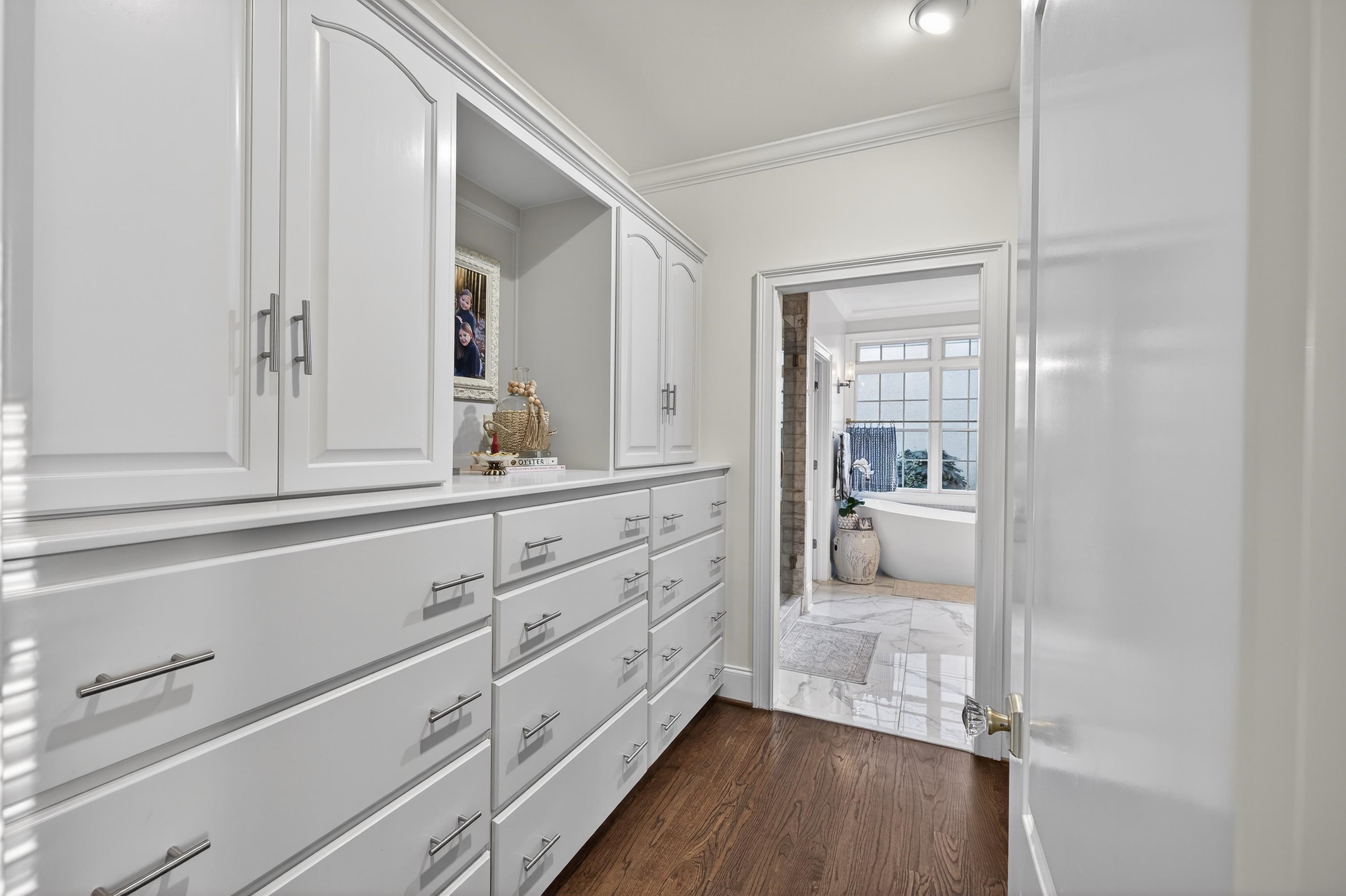 3361 LINGER LONGER ROAD image 32