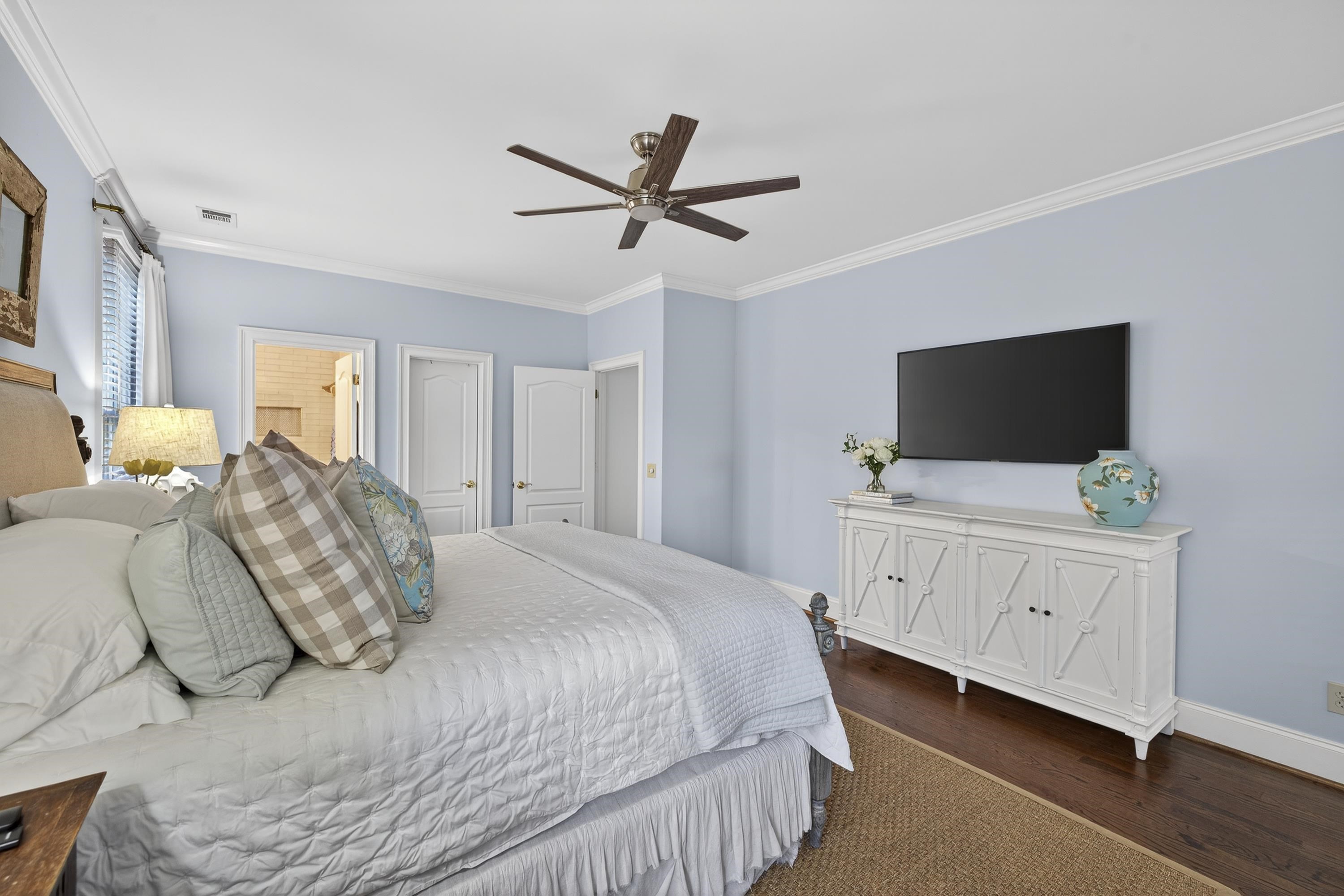 3361 LINGER LONGER ROAD image 40