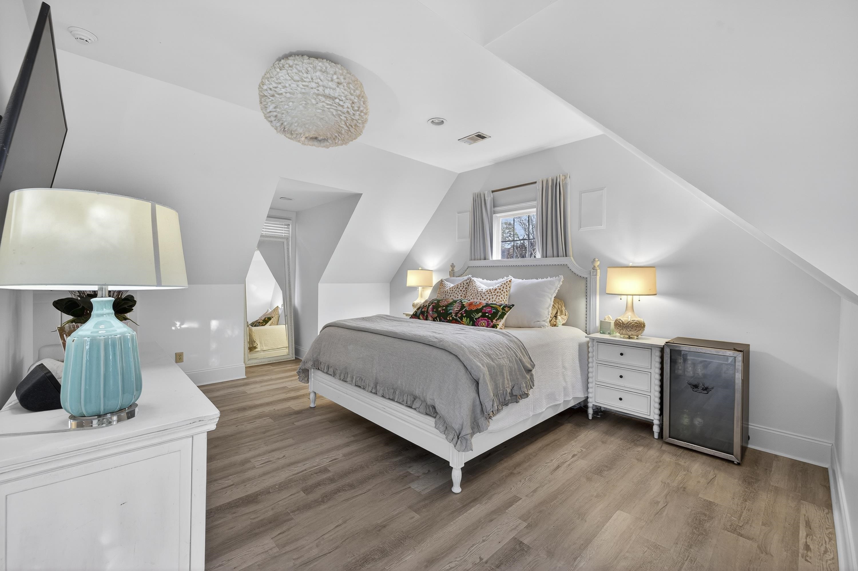 3361 LINGER LONGER ROAD image 50