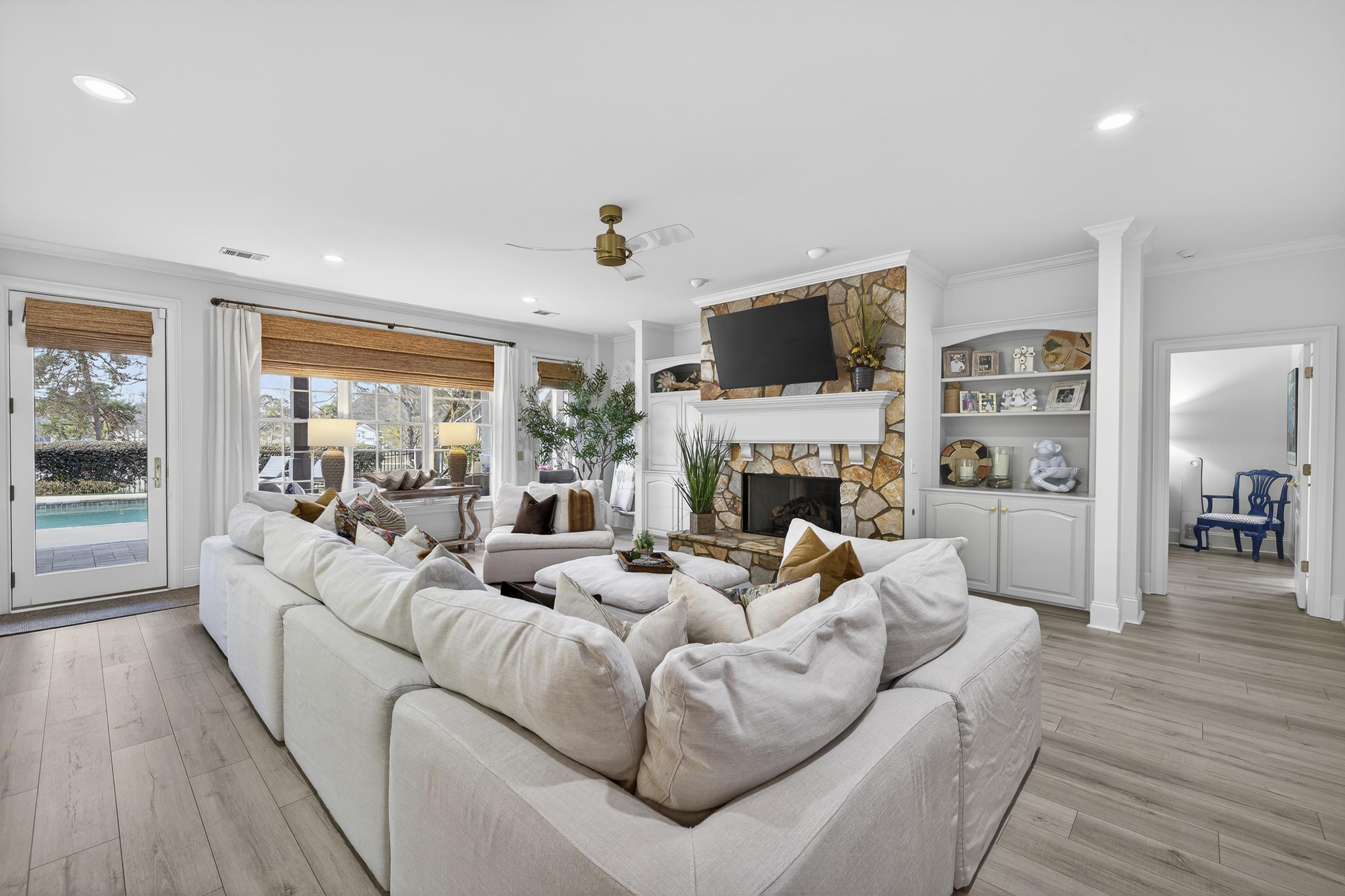 3361 LINGER LONGER ROAD image 54