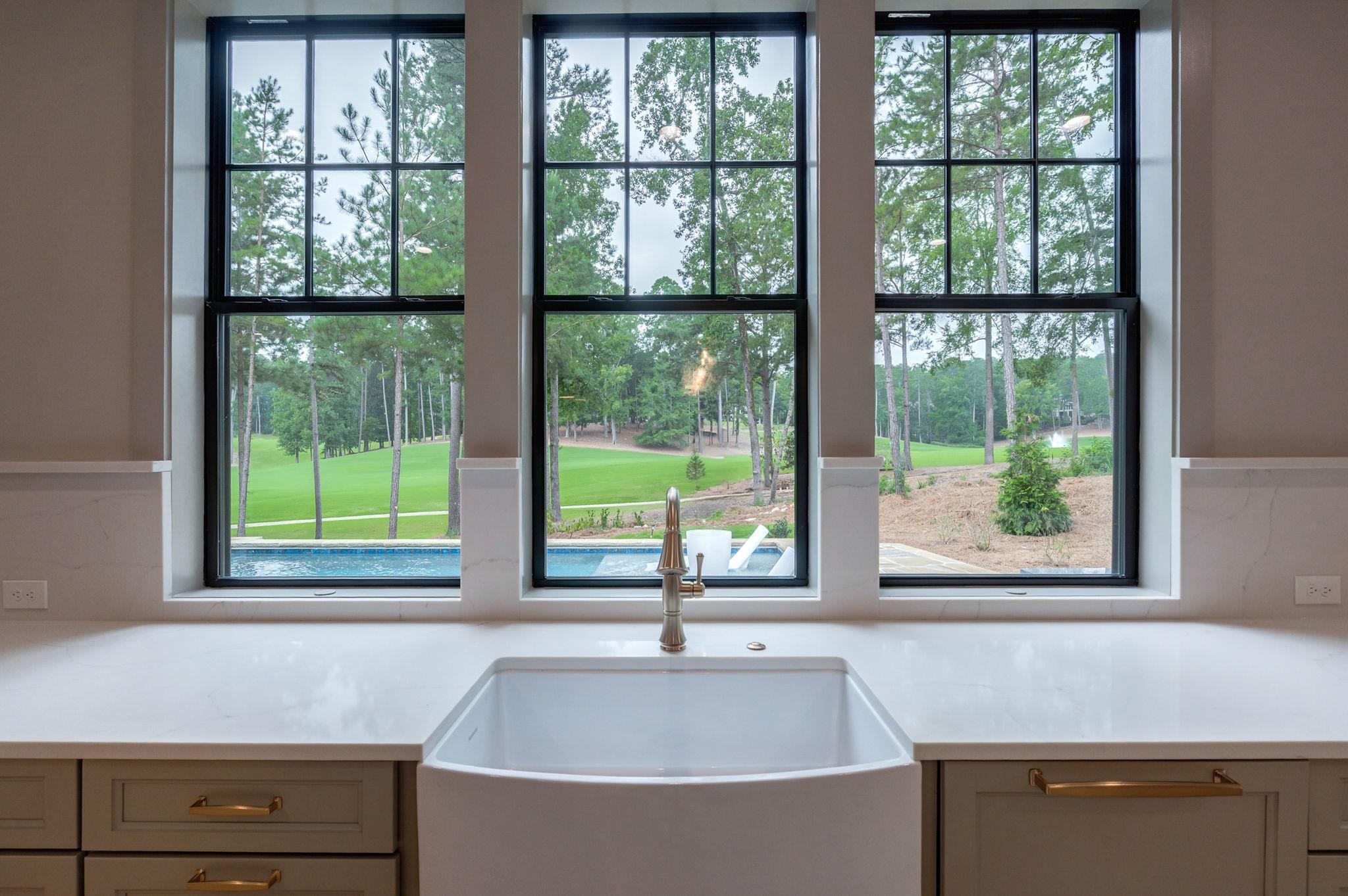 1010 MONFORT COURT image 22