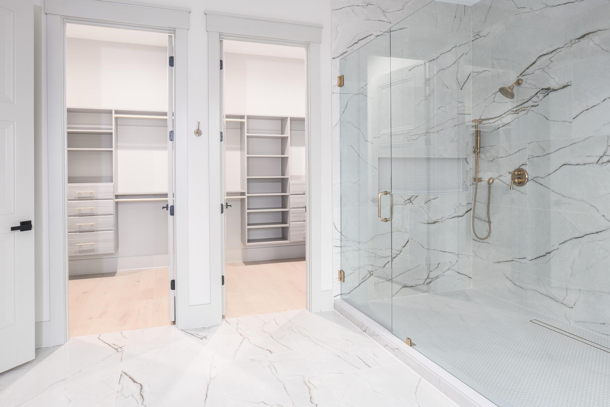 1010 MONFORT COURT image 32