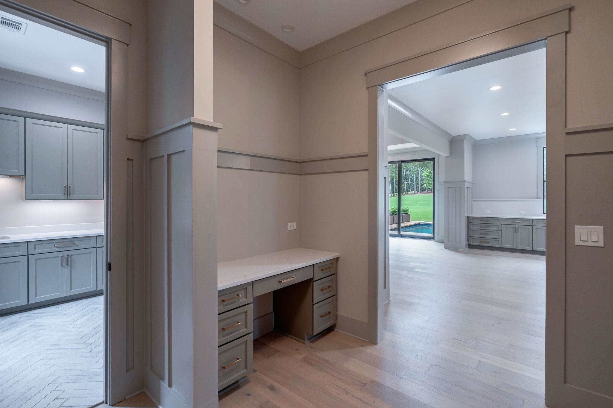 1010 MONFORT COURT image 34