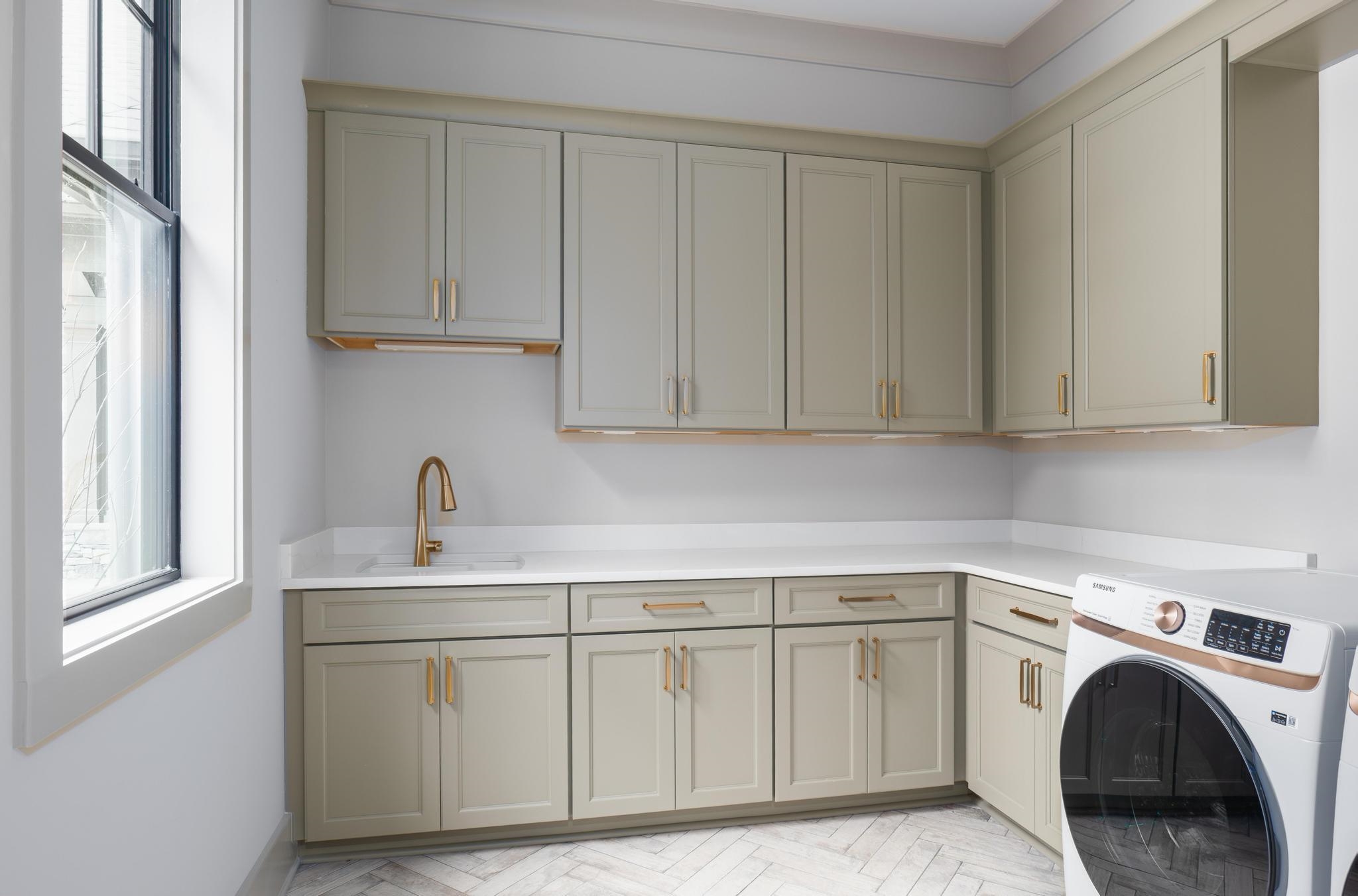 1010 MONFORT COURT image 36