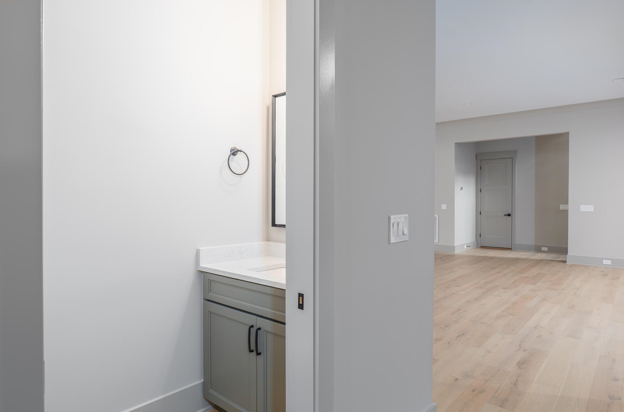 1010 MONFORT COURT image 45