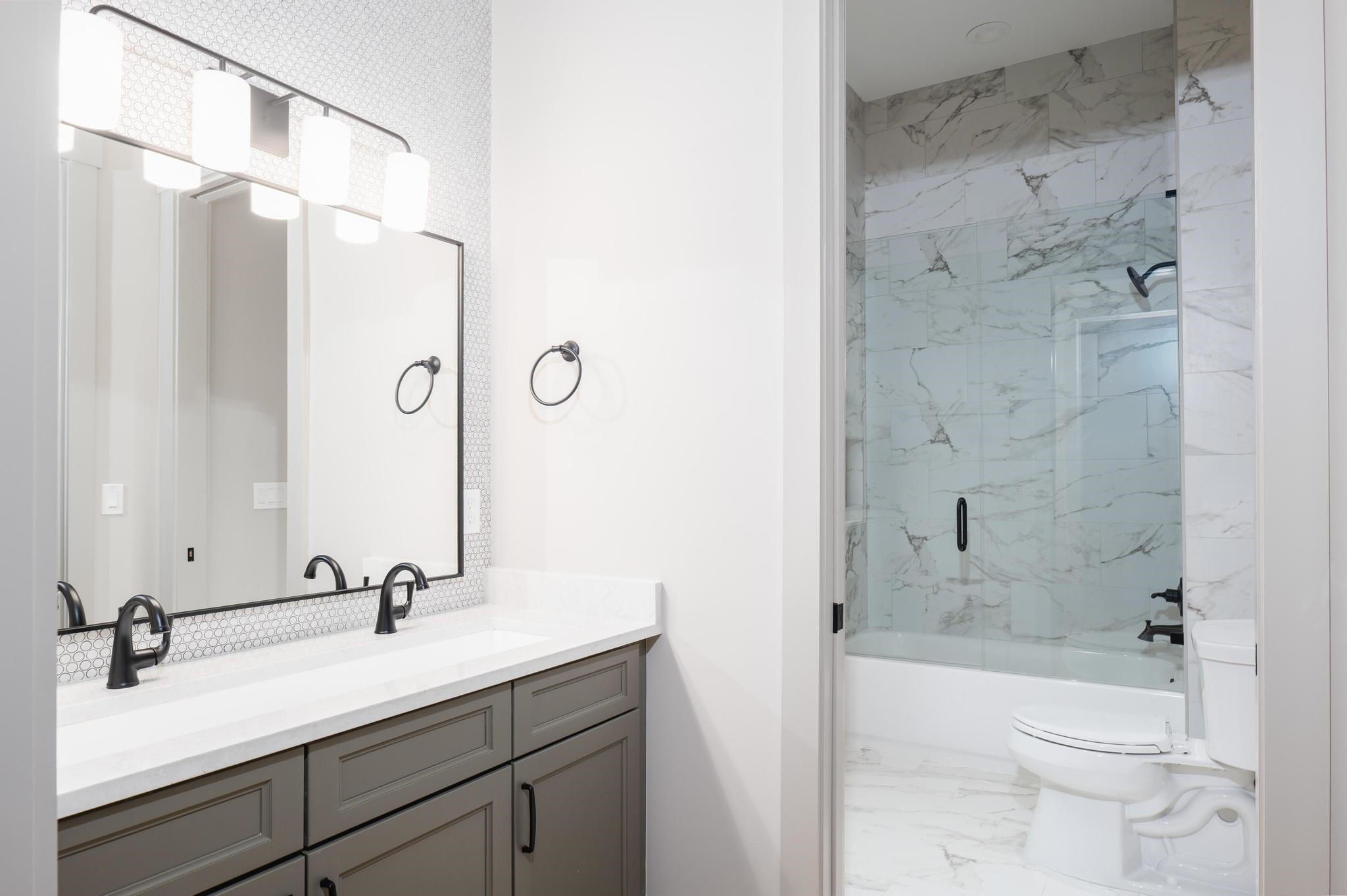 1010 MONFORT COURT image 48