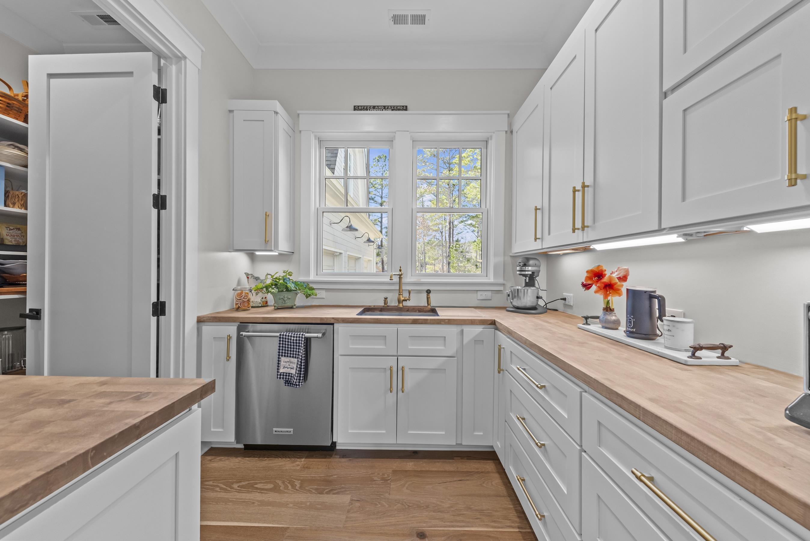 1051 HOMESTEAD image 20