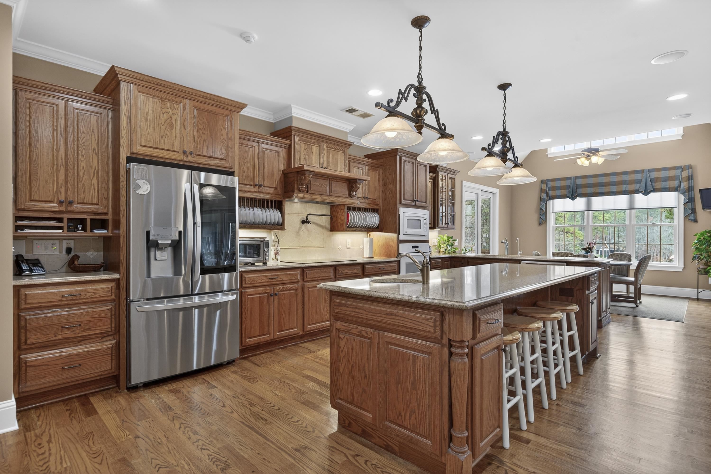 1020 BROADSWORD BAY image 15