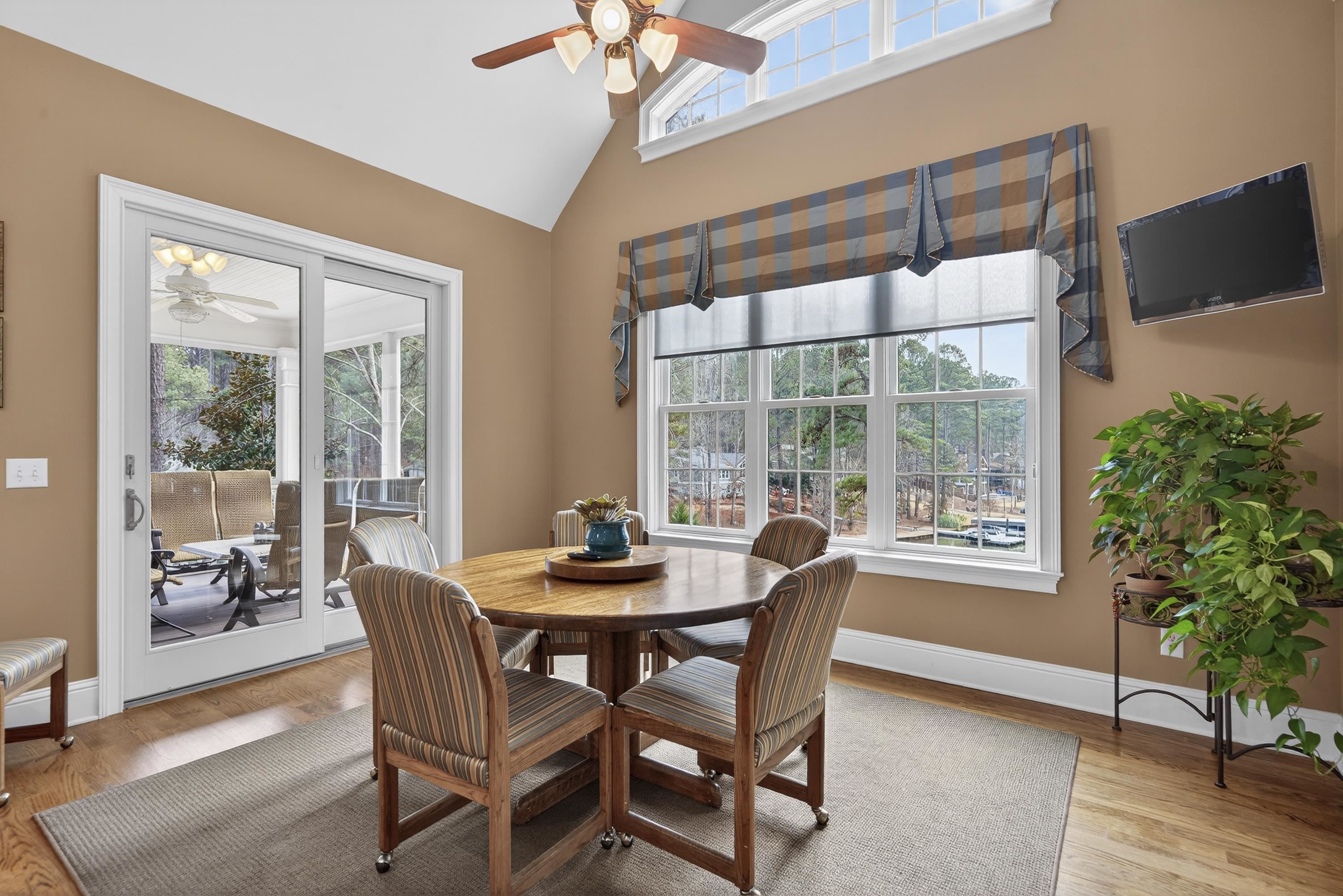 1020 BROADSWORD BAY image 22