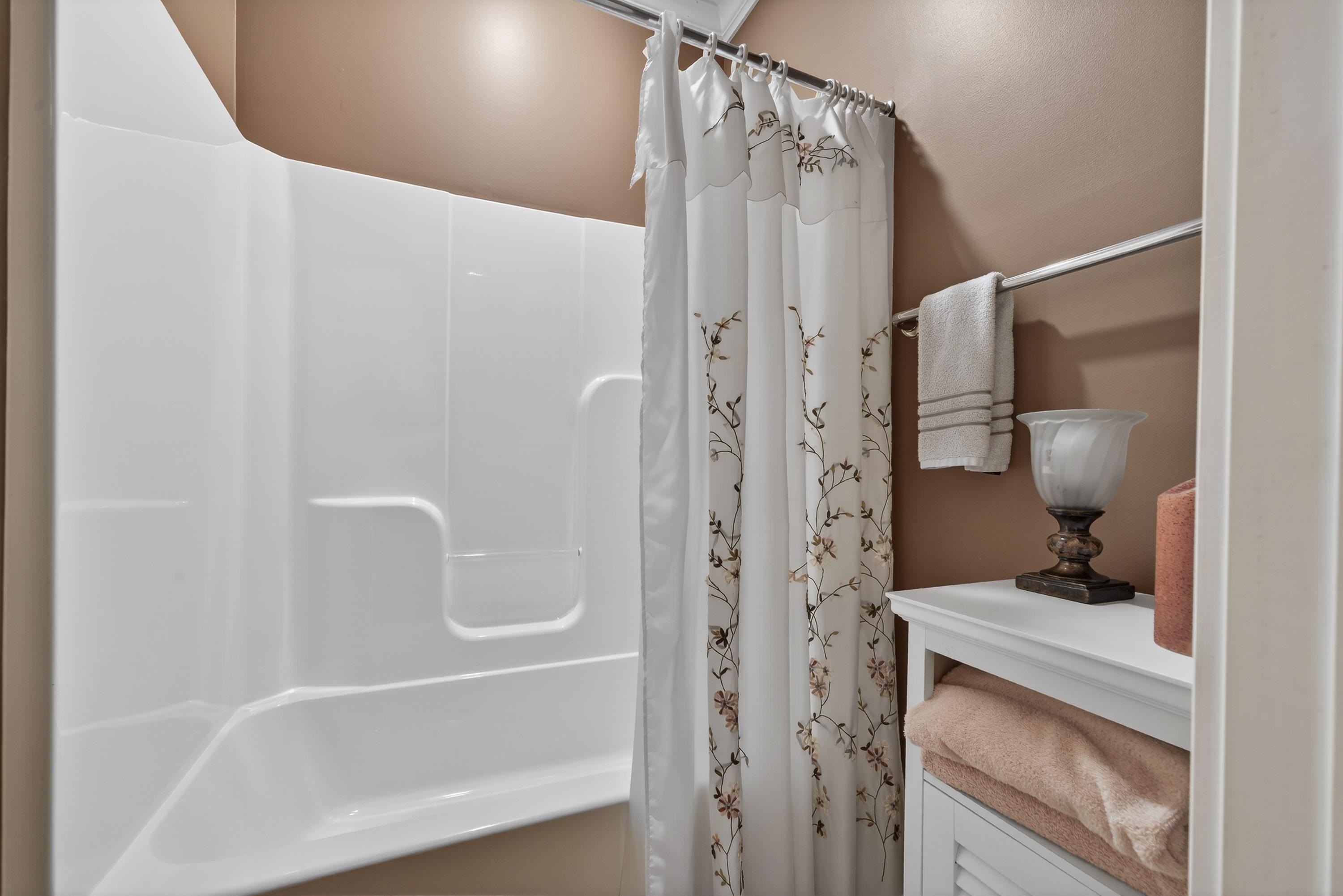 1020 BROADSWORD BAY image 43