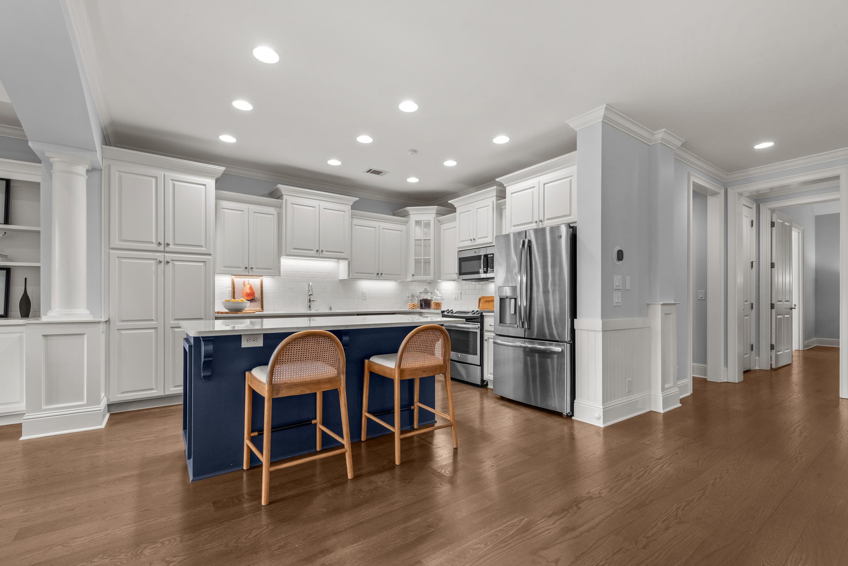 1050 REUBENS COURT image 14