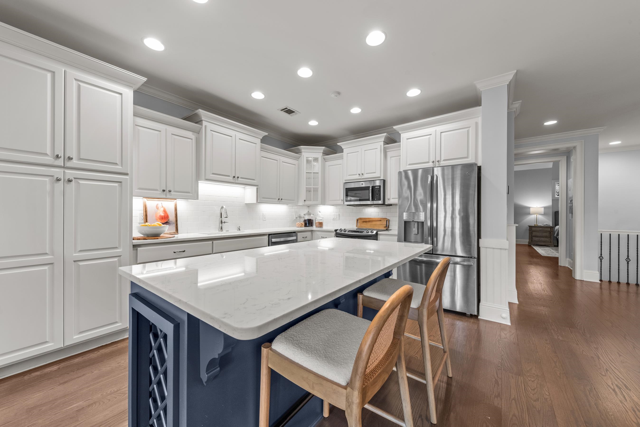 1050 REUBENS COURT image 15