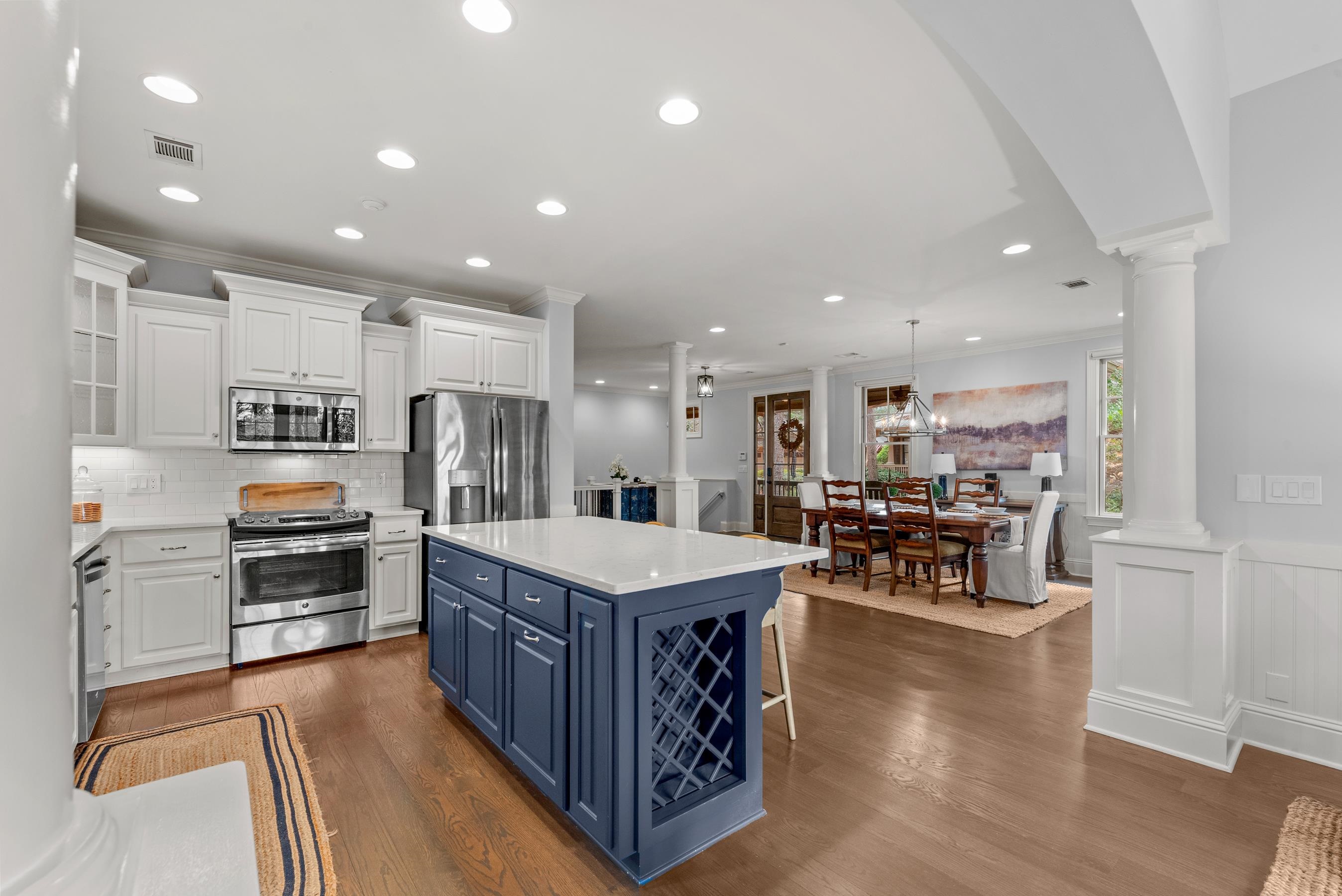 1050 REUBENS COURT image 16