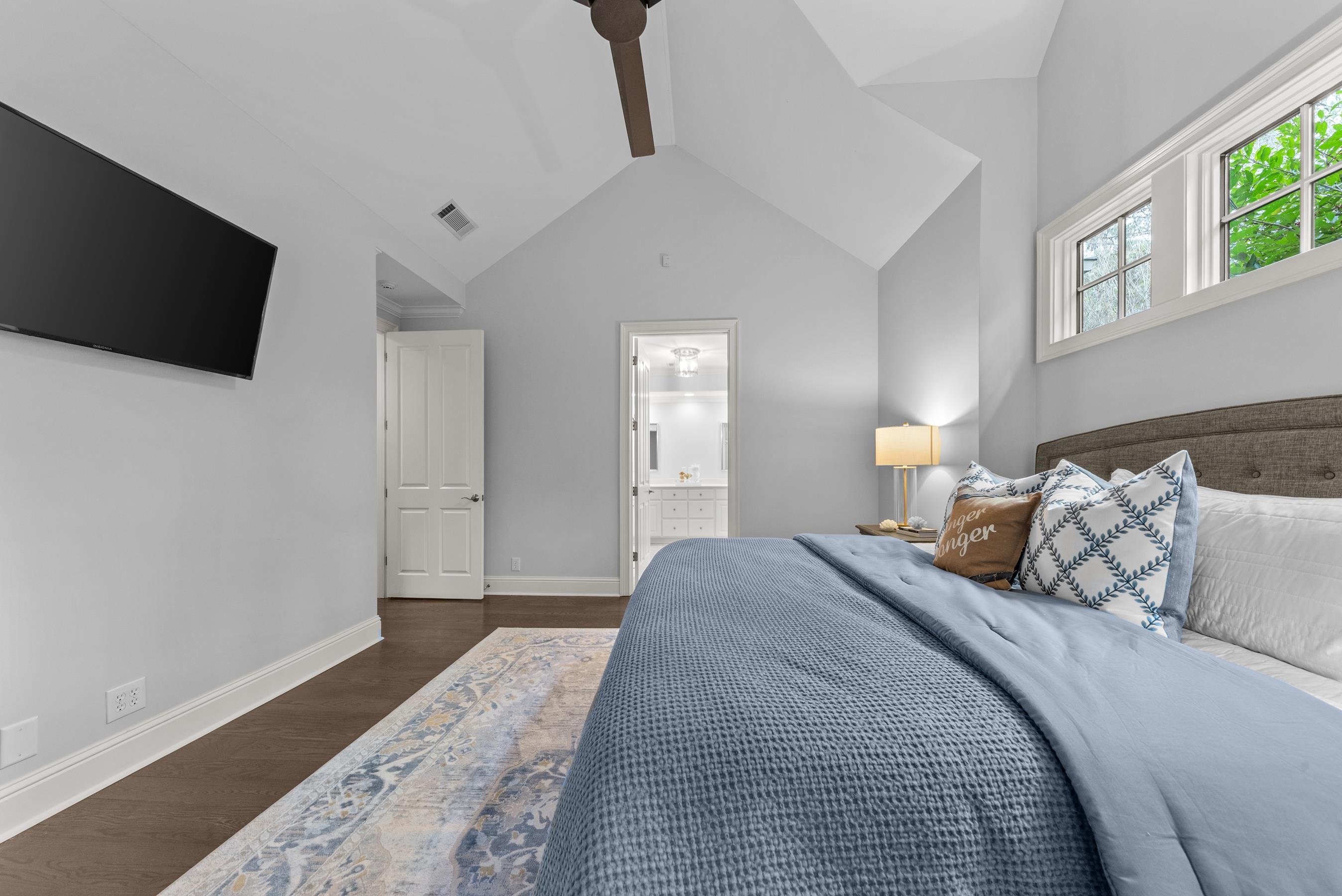 1050 REUBENS COURT image 22