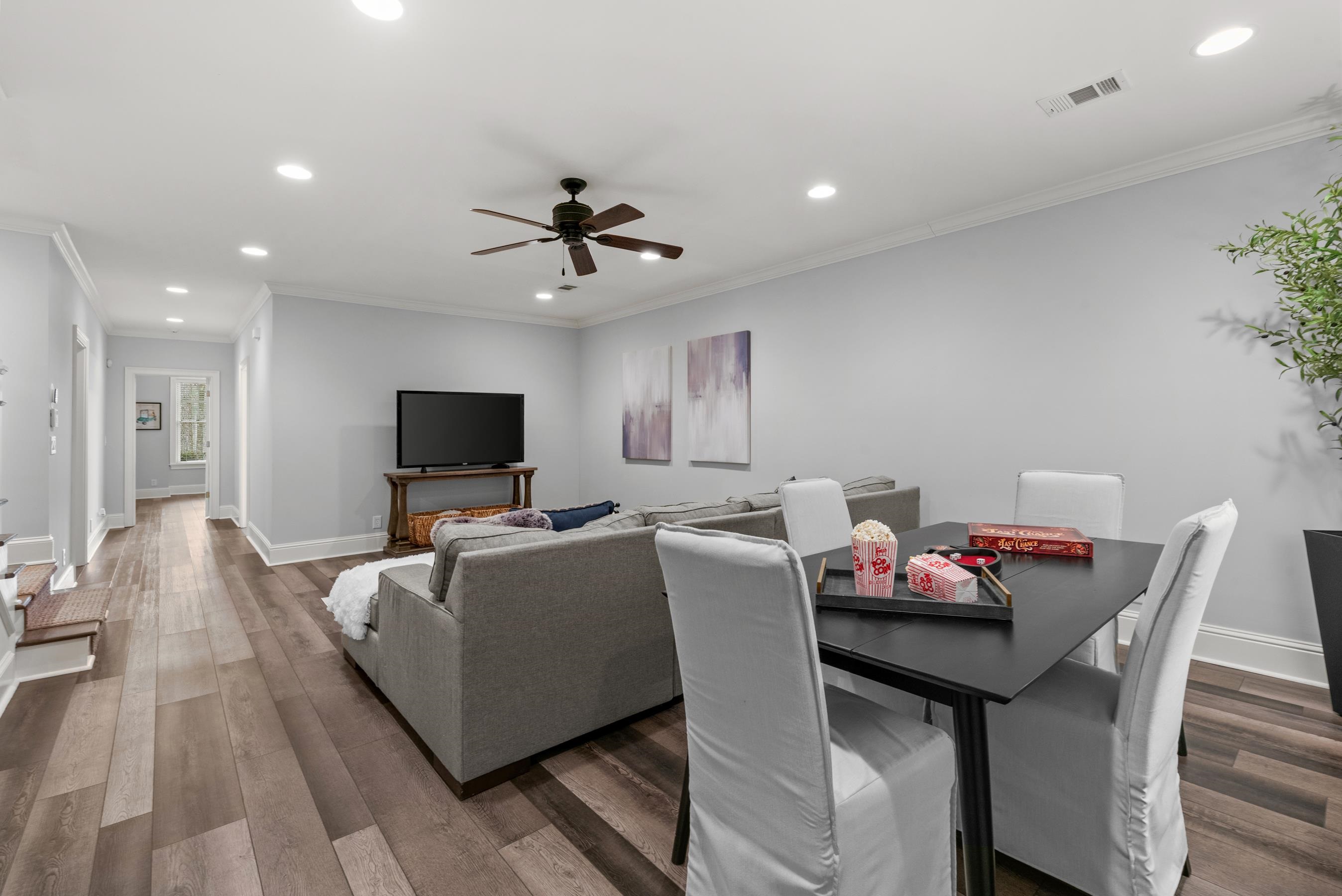 1050 REUBENS COURT image 29