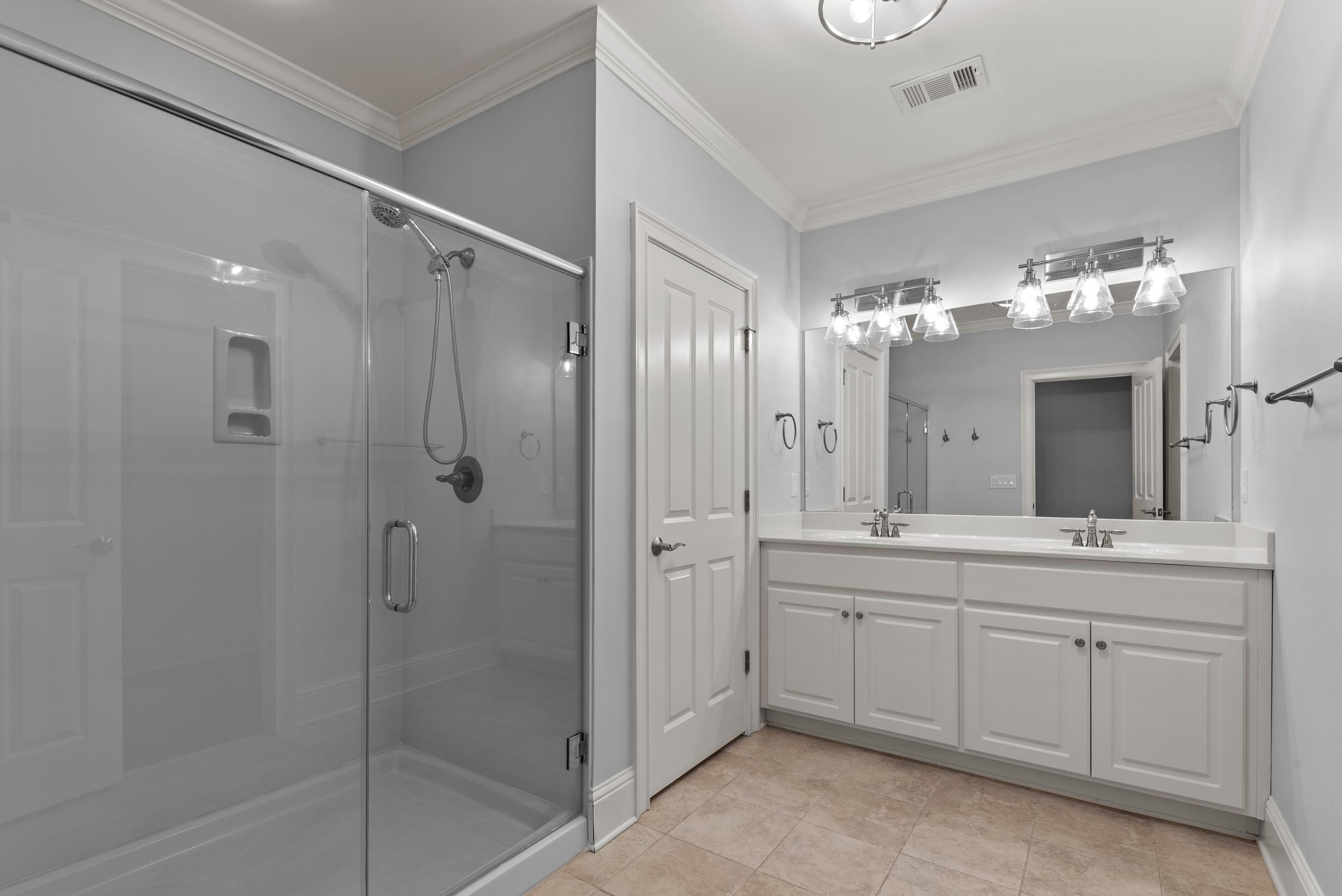 1050 REUBENS COURT image 33