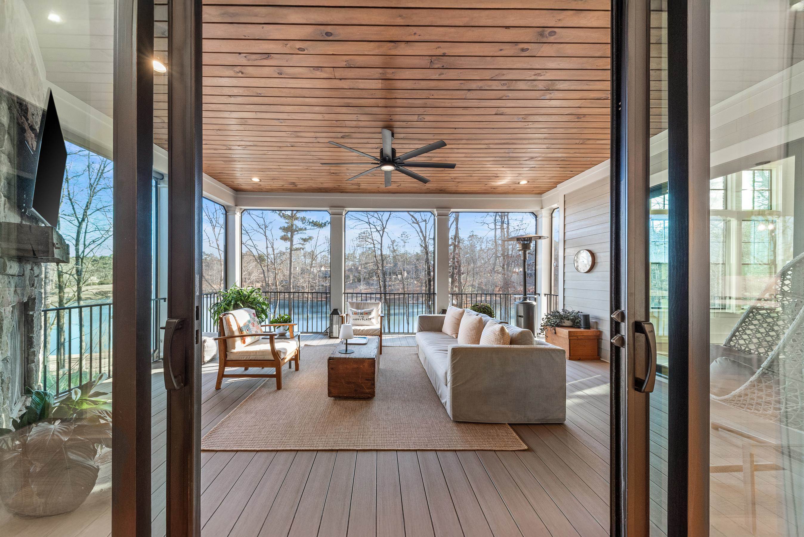 1041 HOLTS FERRY image 12