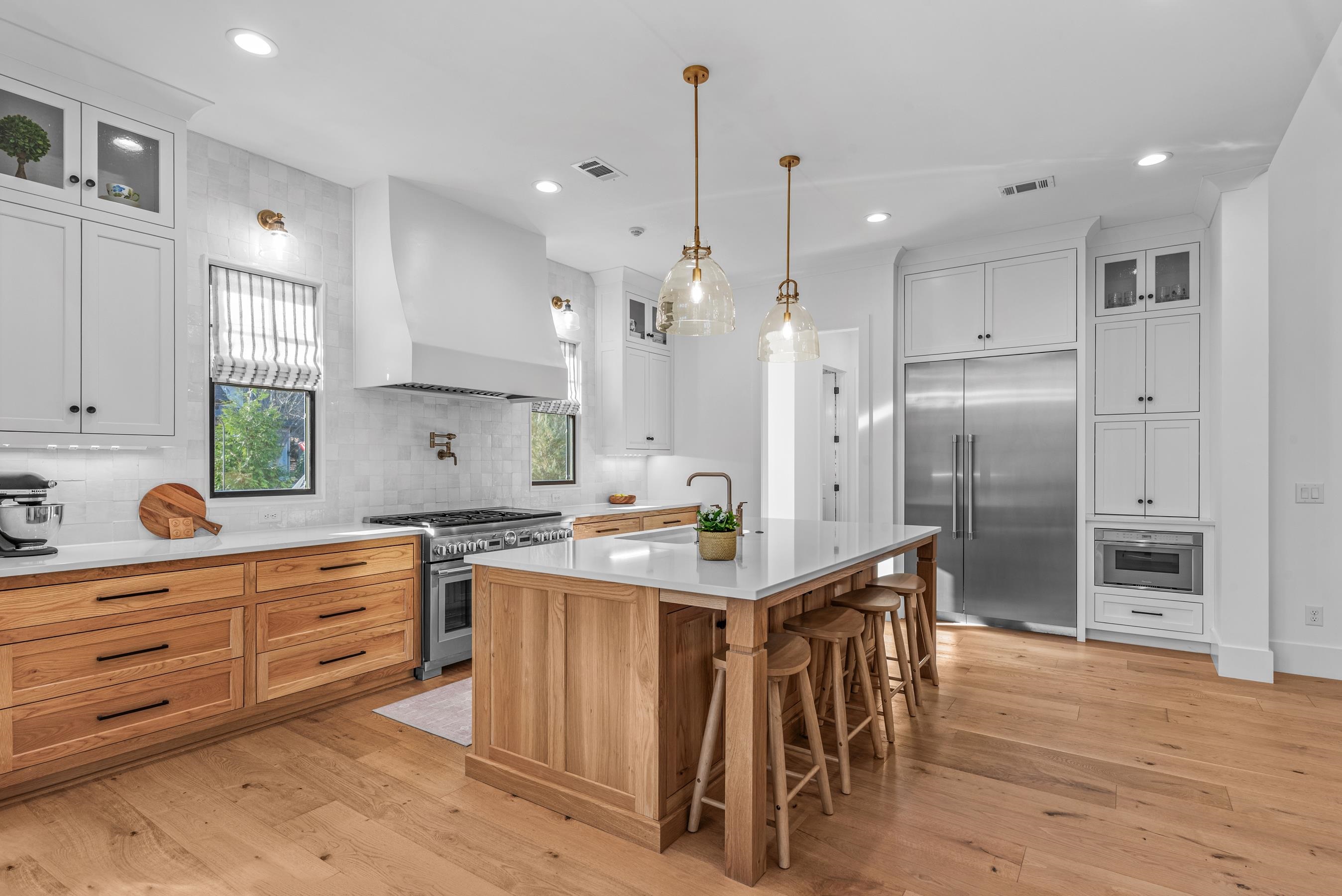 1041 HOLTS FERRY image 15