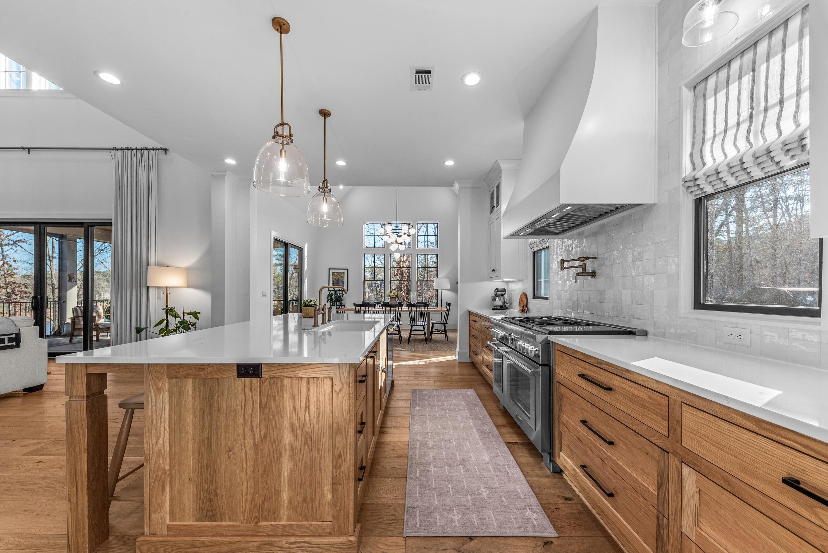 1041 HOLTS FERRY image 17