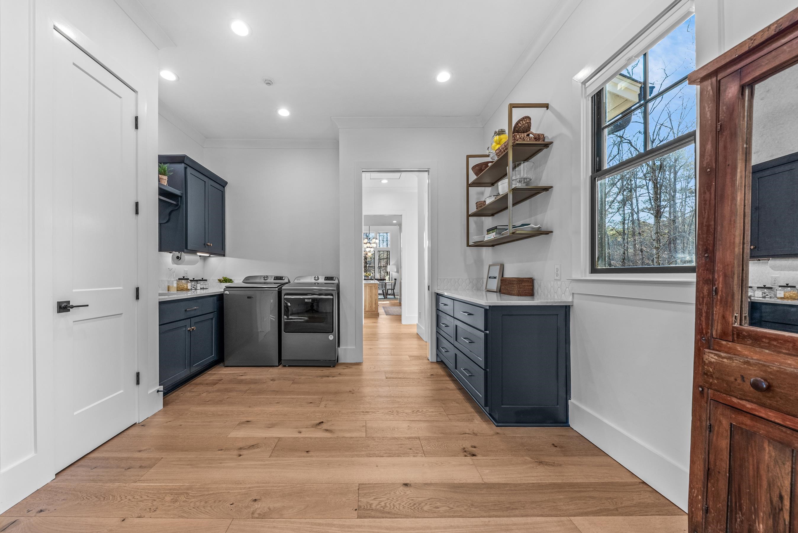 1041 HOLTS FERRY image 21