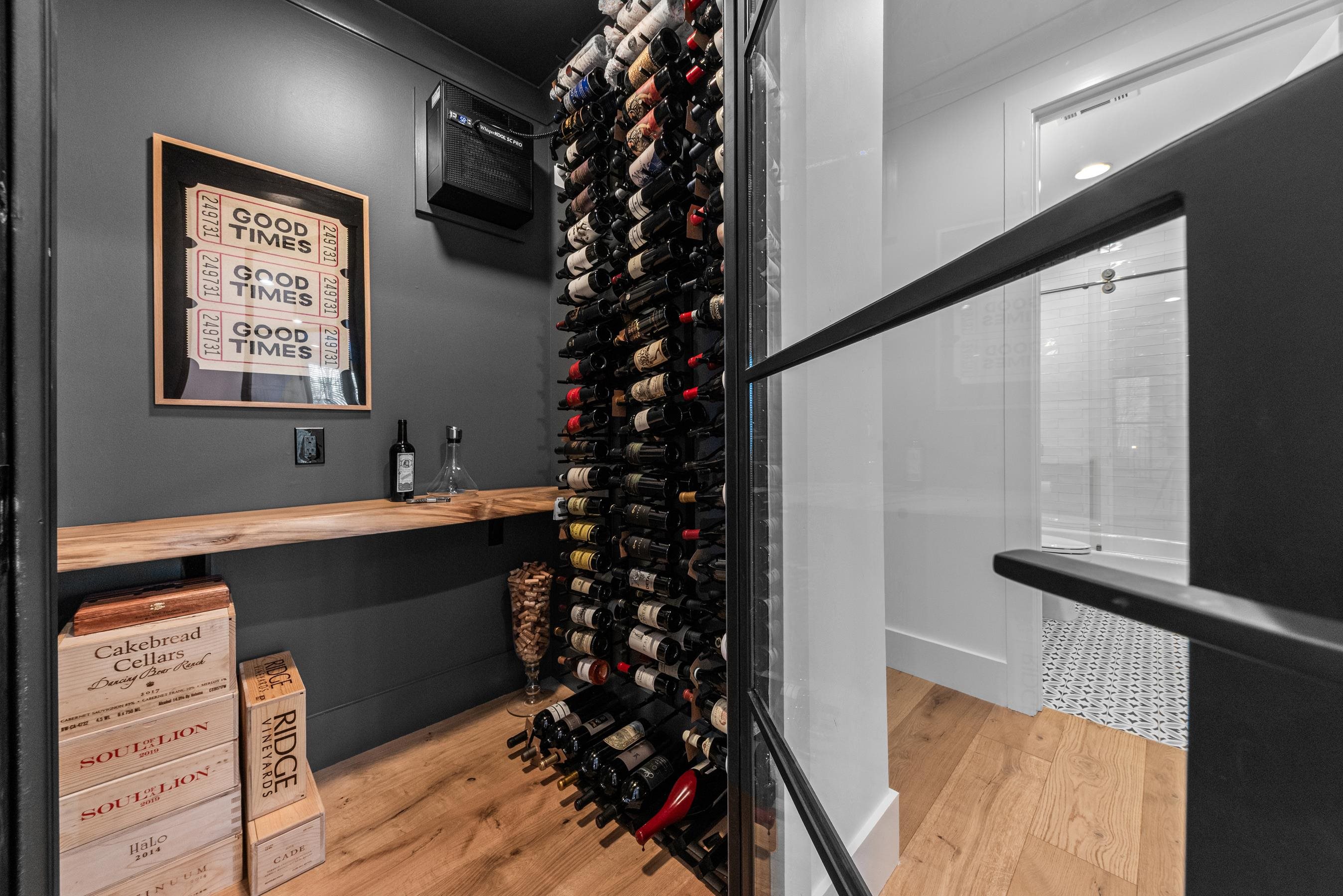 1041 HOLTS FERRY image 32