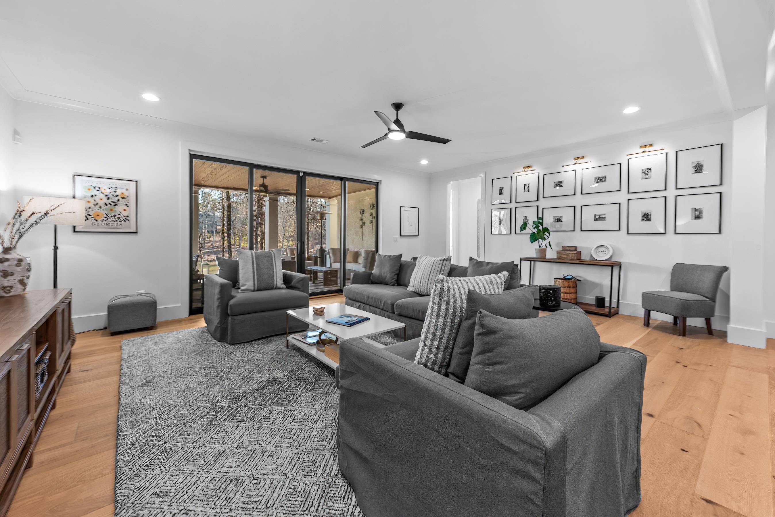 1041 HOLTS FERRY image 33