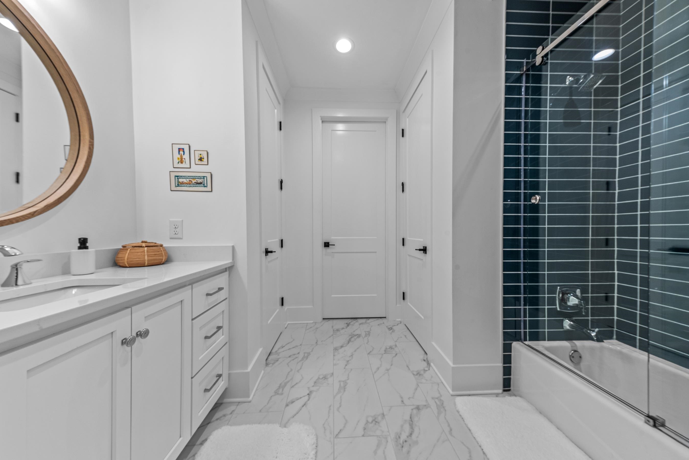 1041 HOLTS FERRY image 41