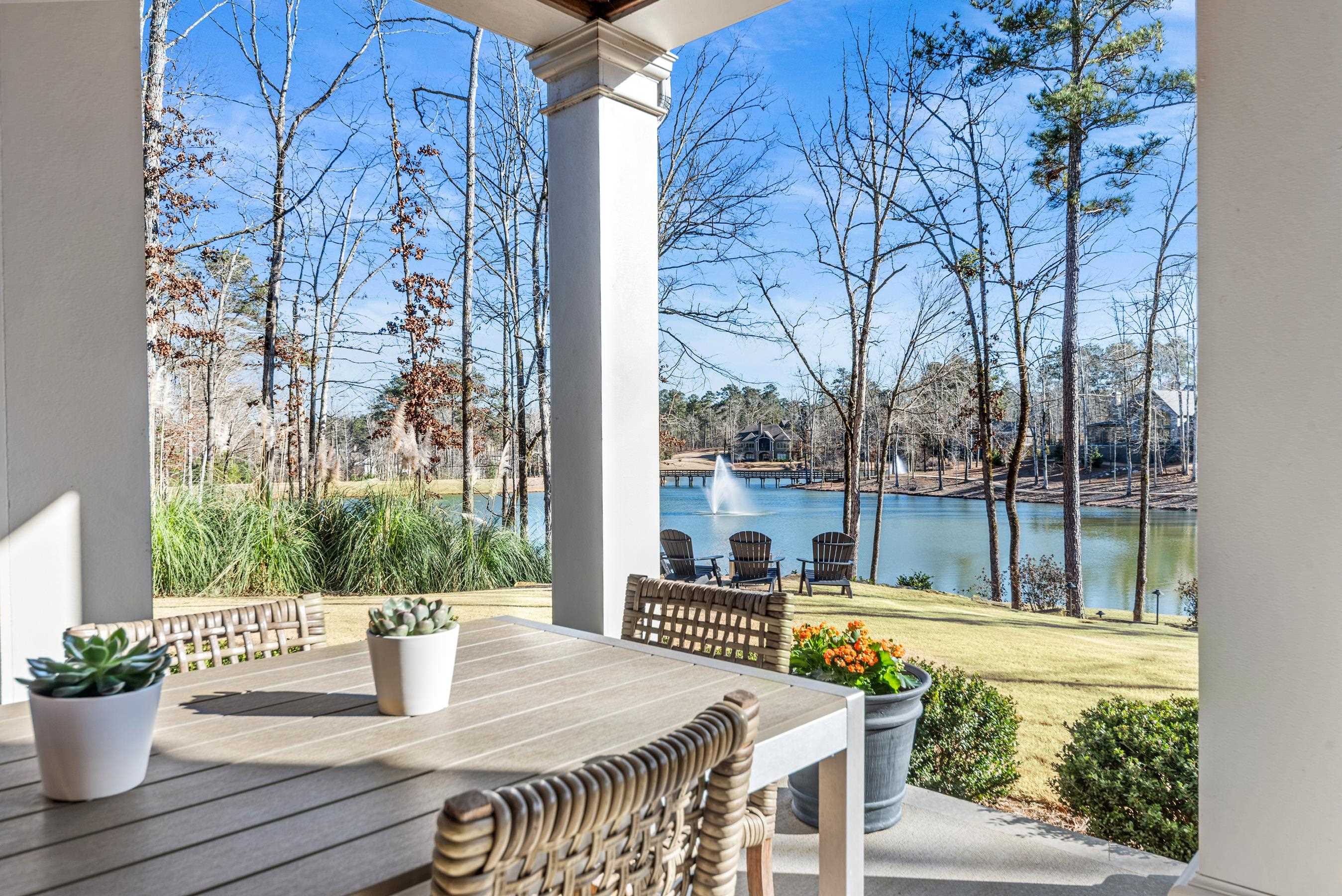 1041 HOLTS FERRY image 45