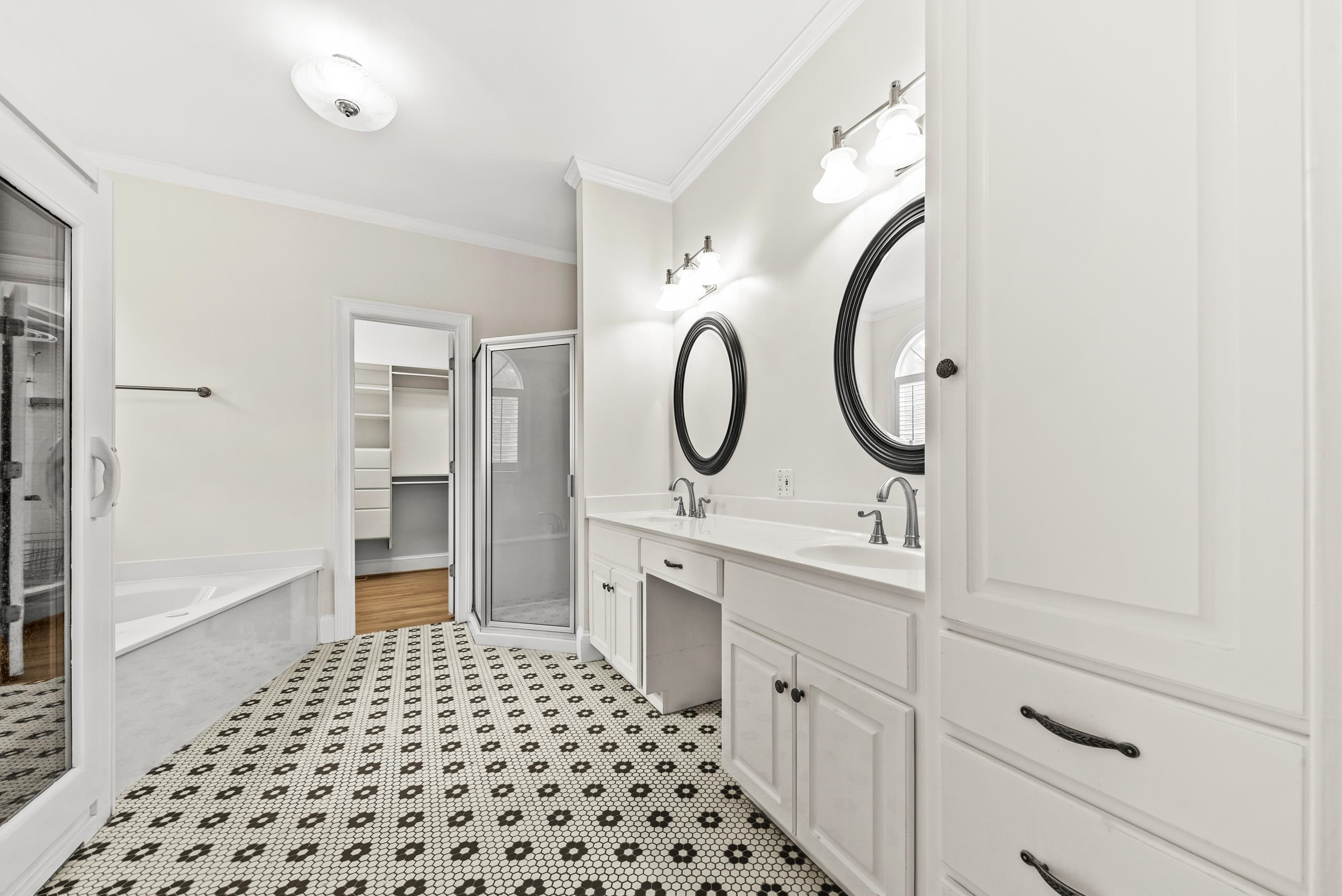 107 MILLPOND LANE image 24