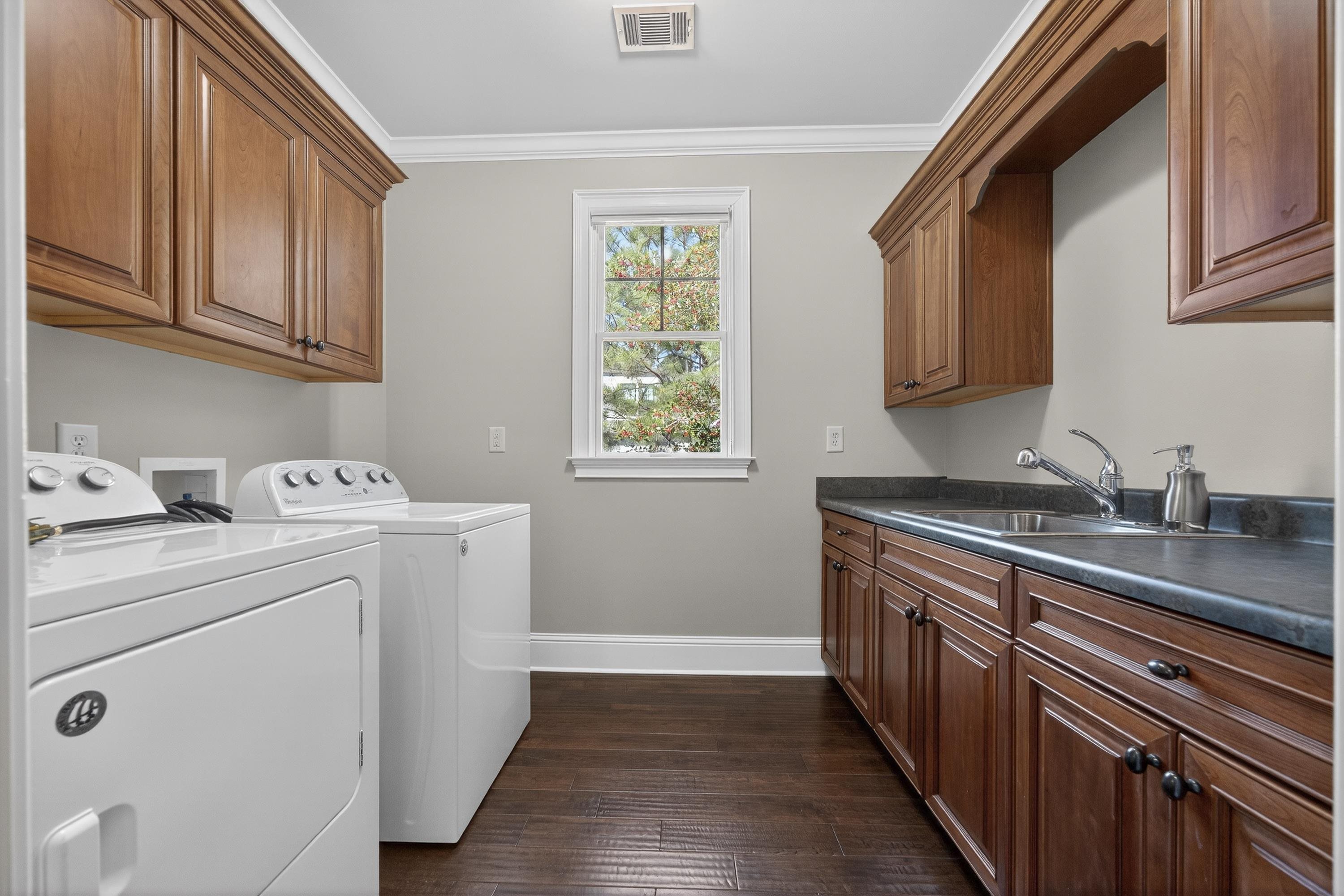 1021 SWIFT CREEK image 40