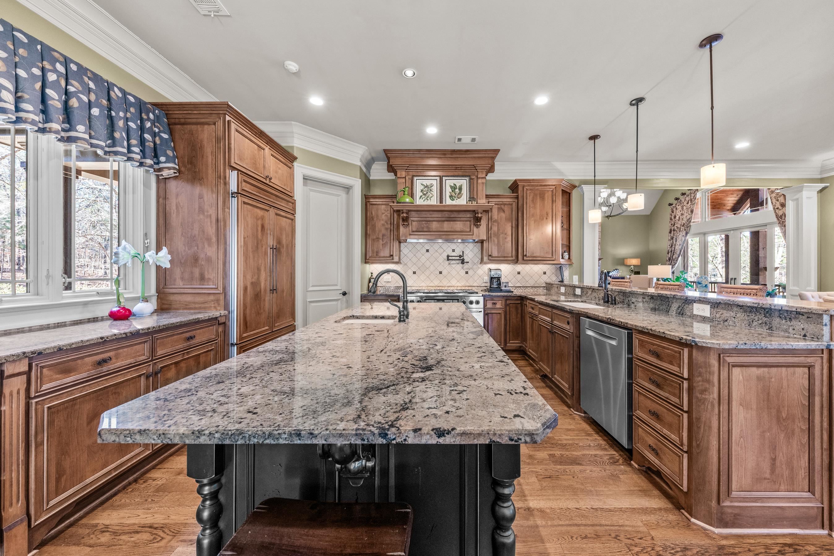 141 BROADLANDS DRIVE image 14