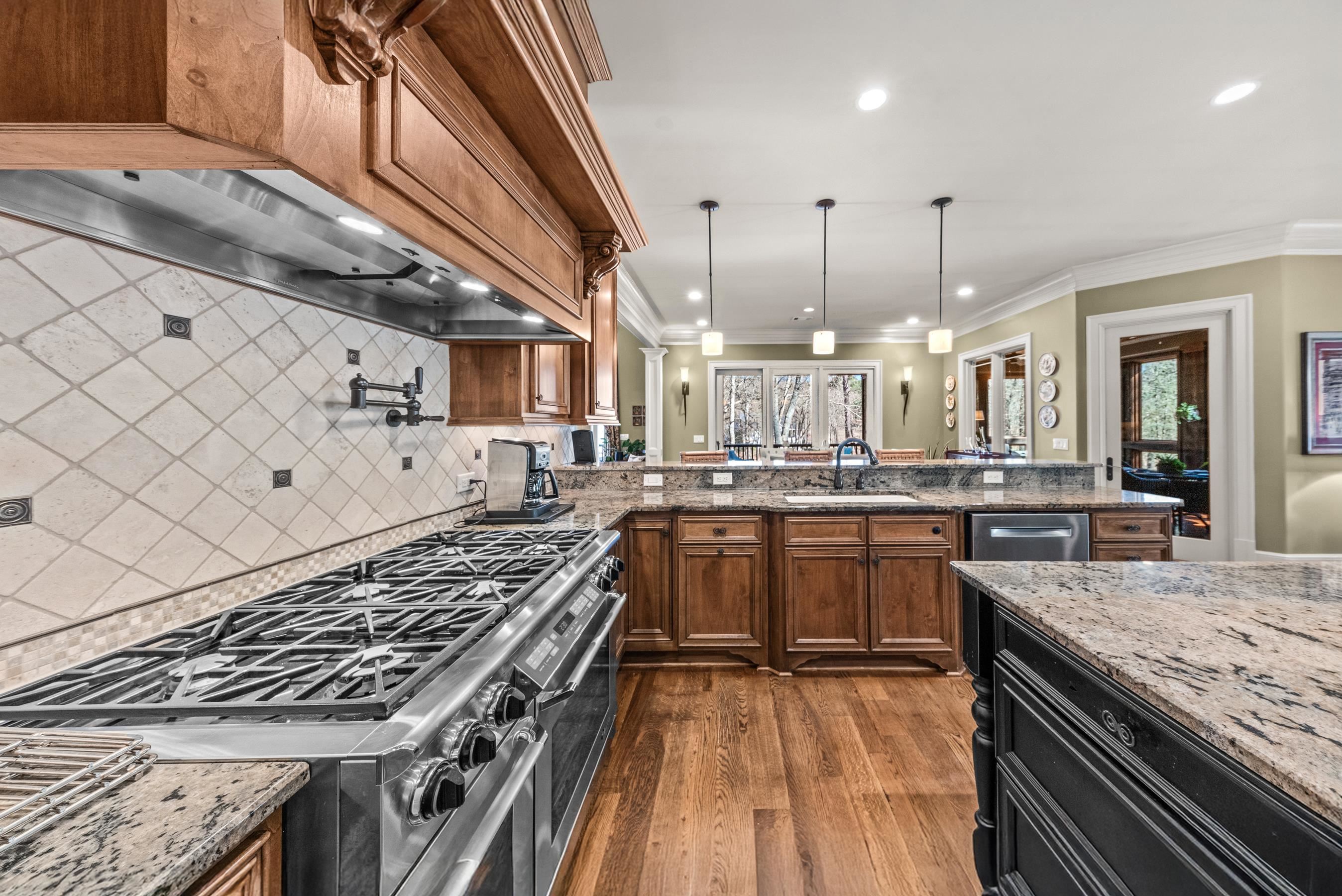 141 BROADLANDS DRIVE image 16