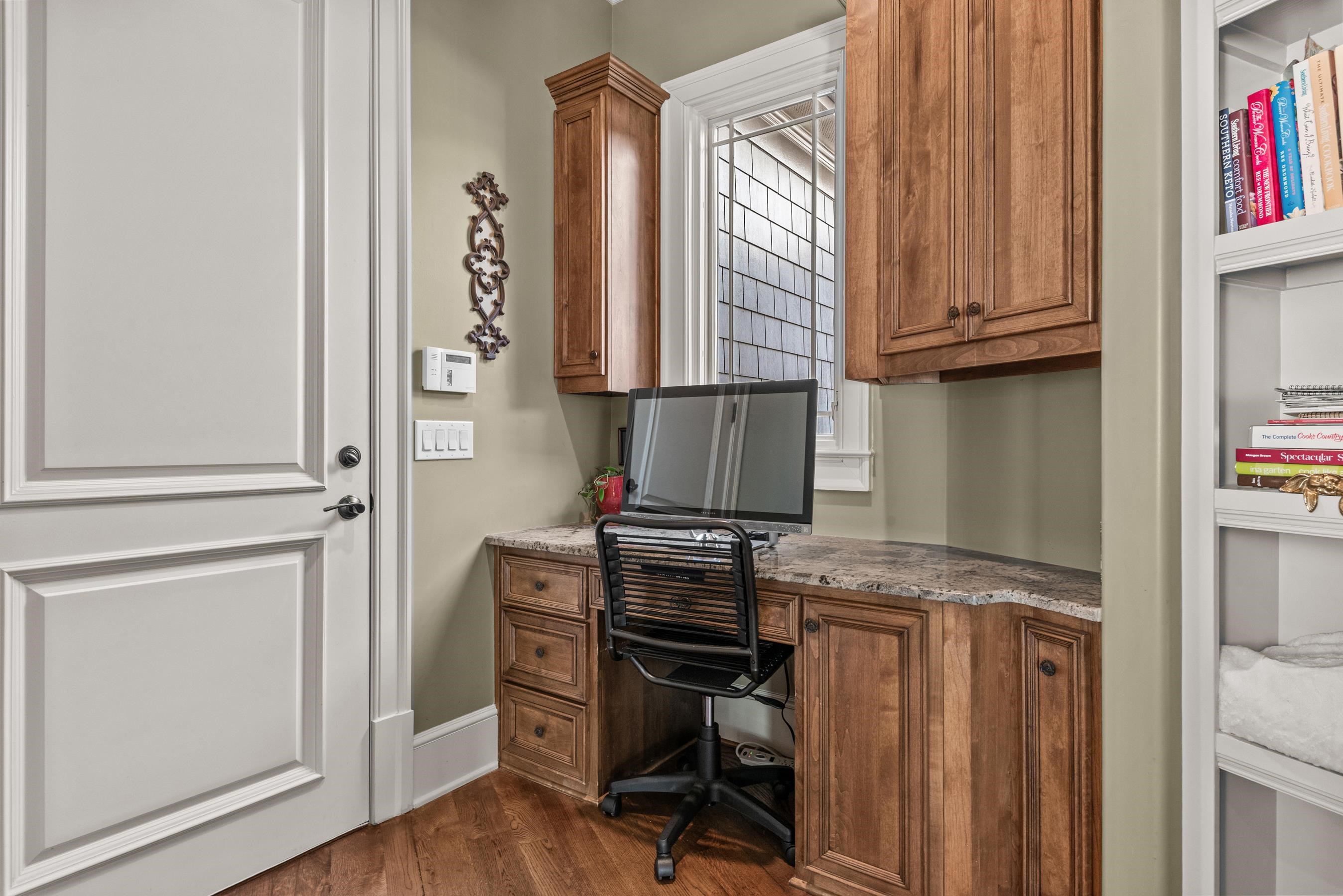 141 BROADLANDS DRIVE image 20