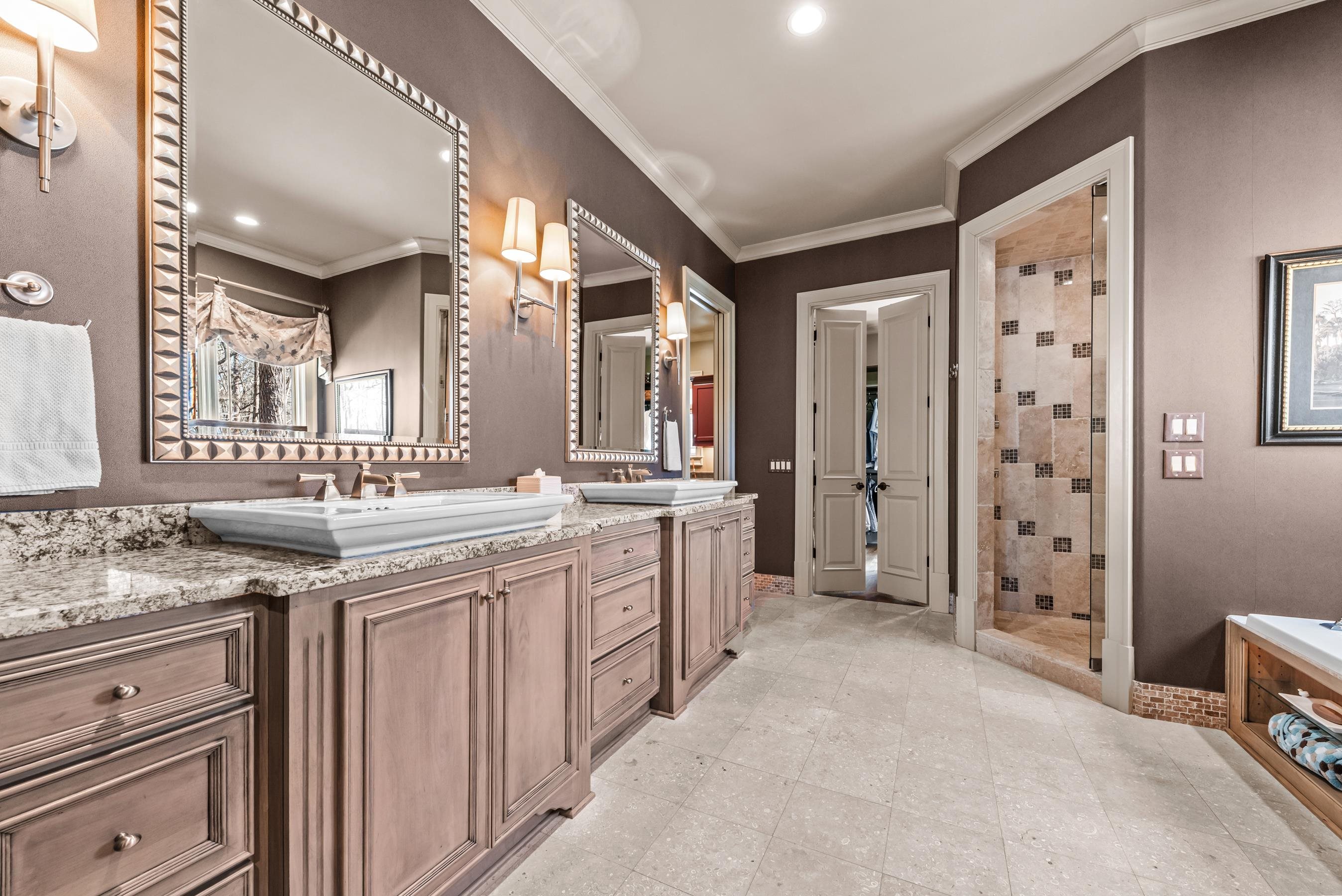 141 BROADLANDS DRIVE image 32