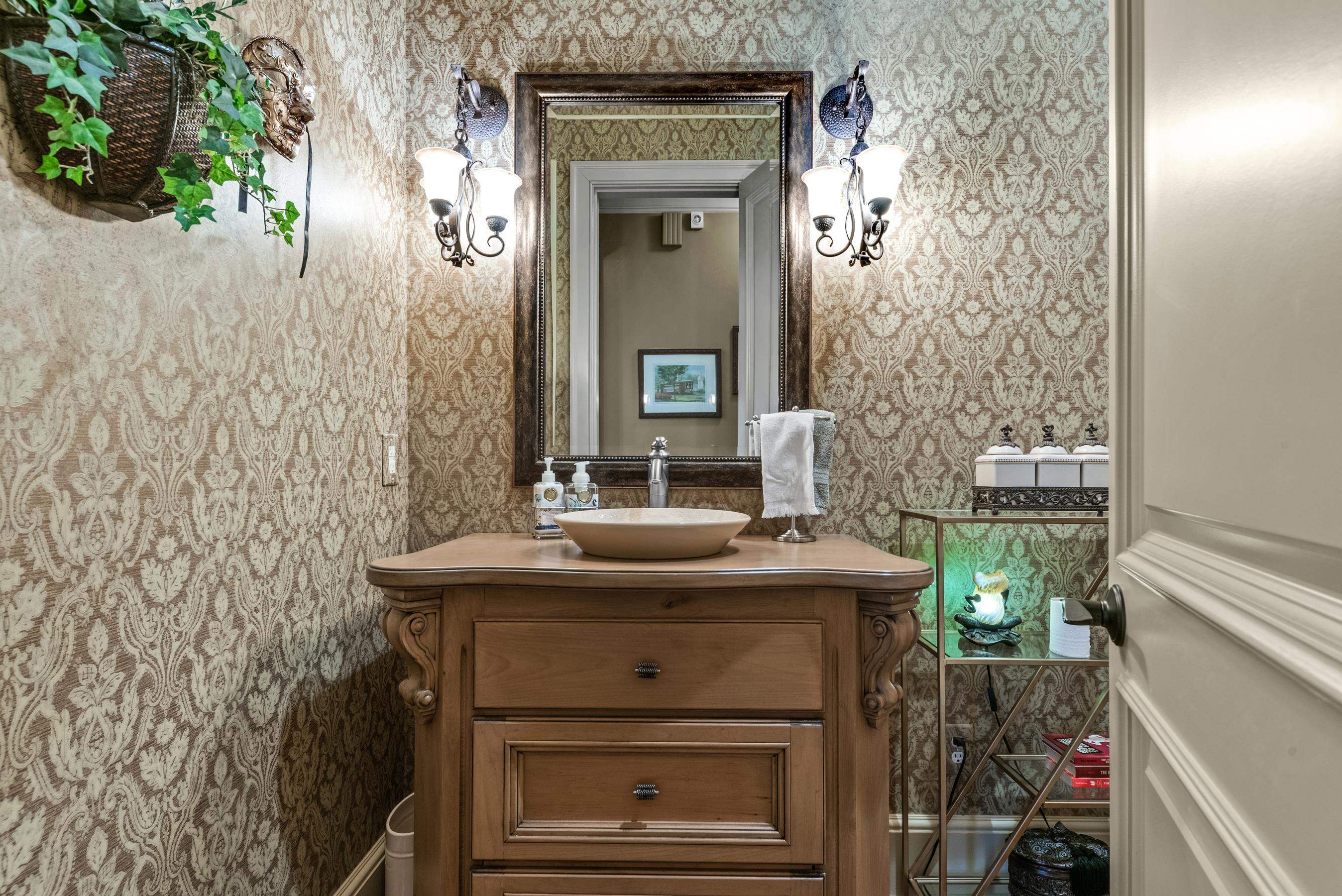 141 BROADLANDS DRIVE image 36