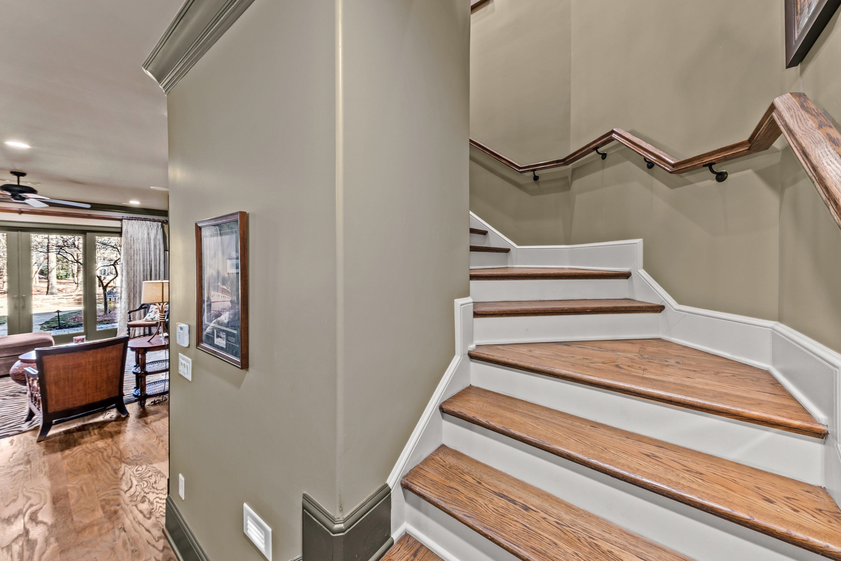 141 BROADLANDS DRIVE image 37