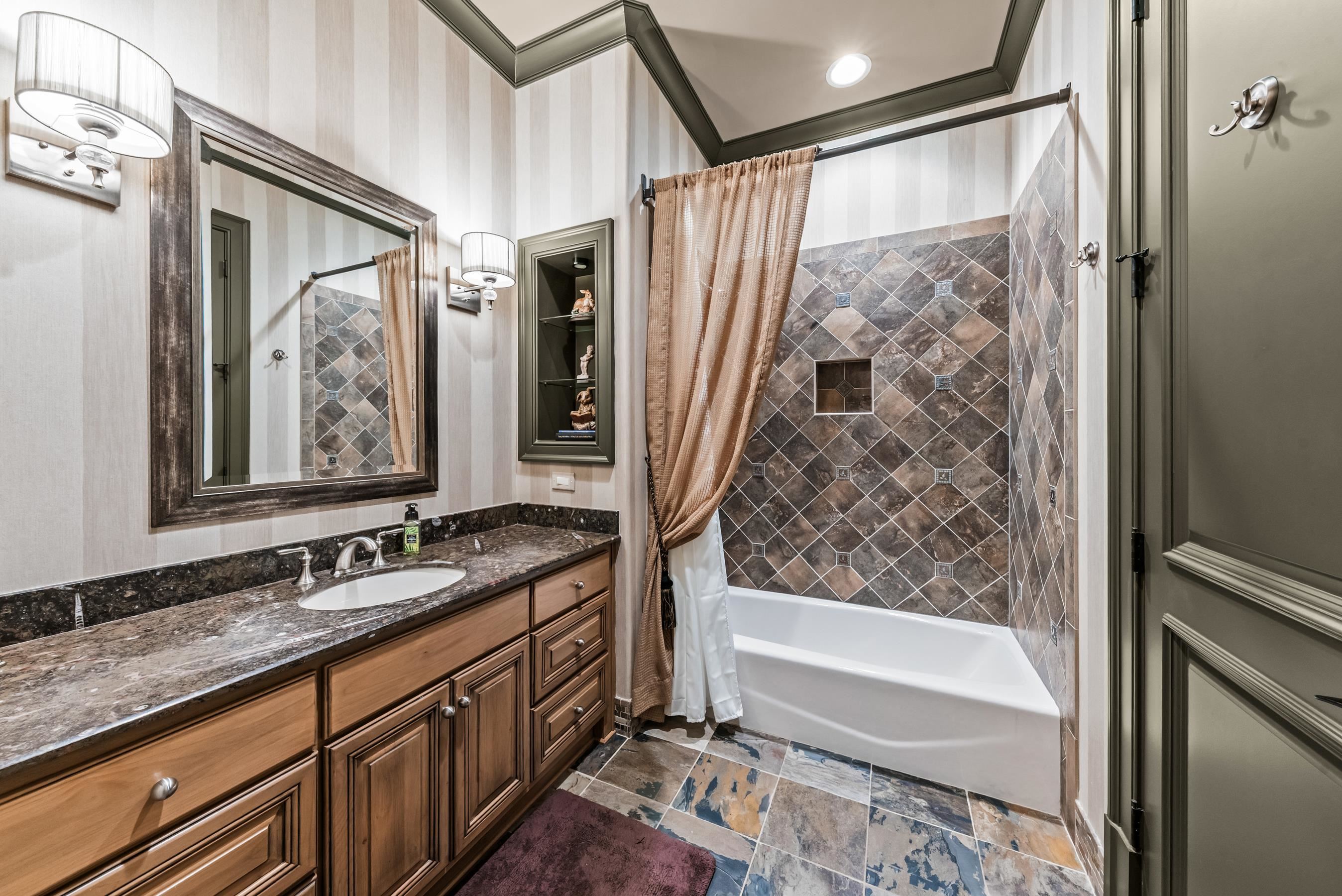 141 BROADLANDS DRIVE image 49