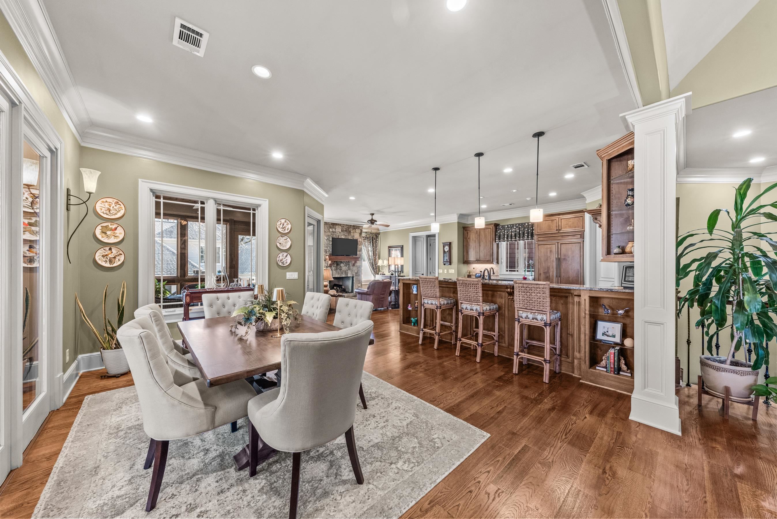 141 BROADLANDS DRIVE image 10