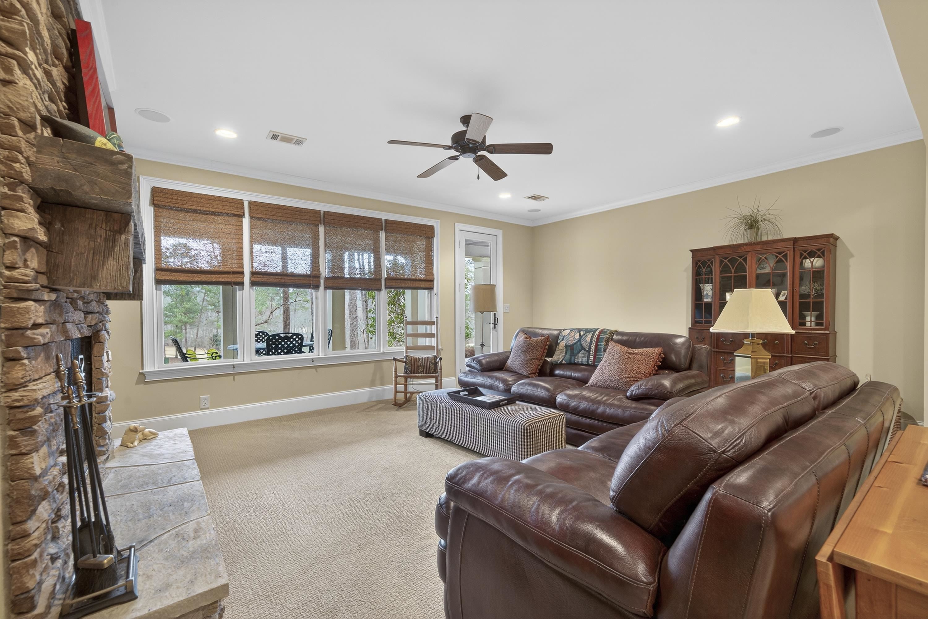 1050 CURTRIGHT PLACE image 55