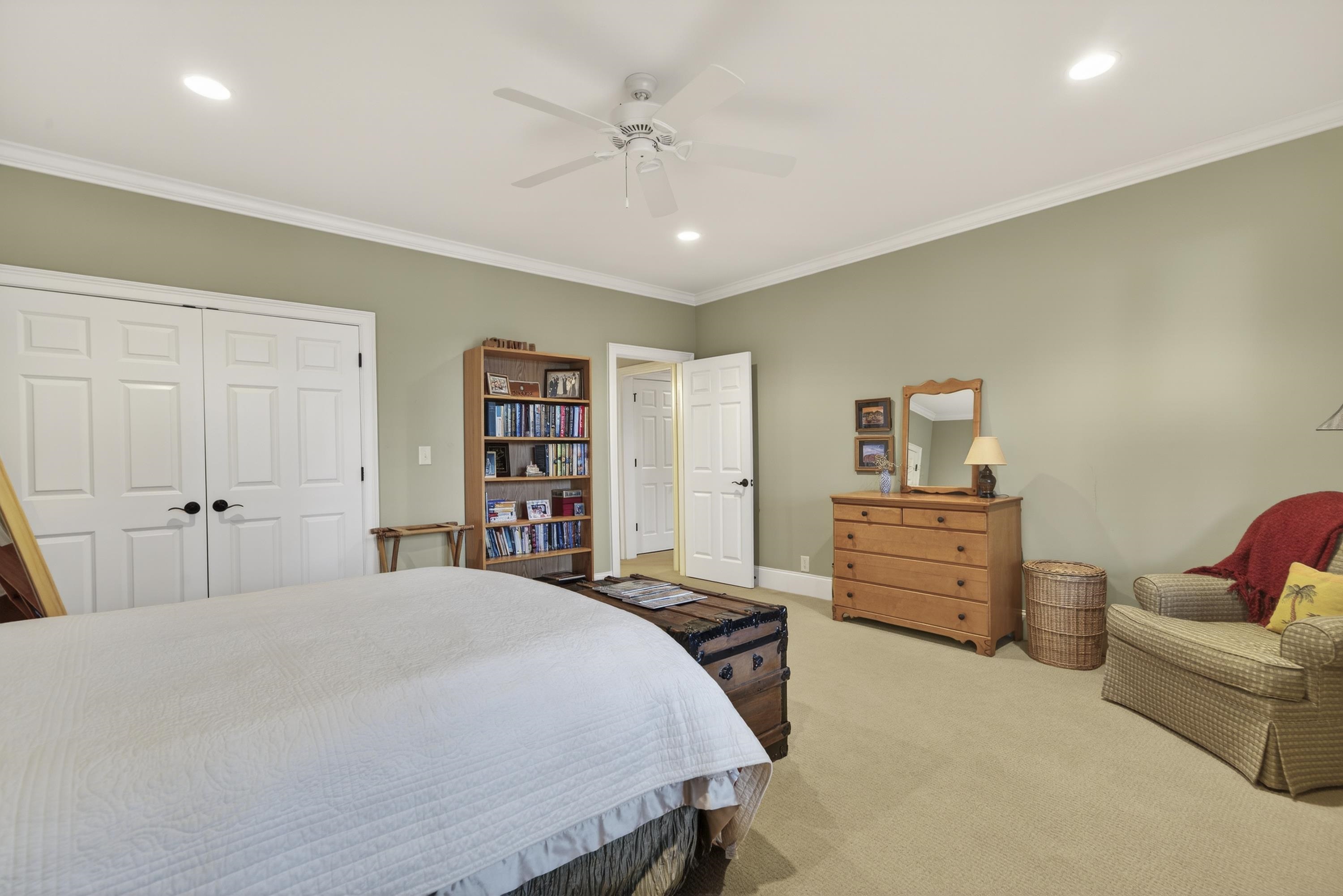 1050 CURTRIGHT PLACE image 60