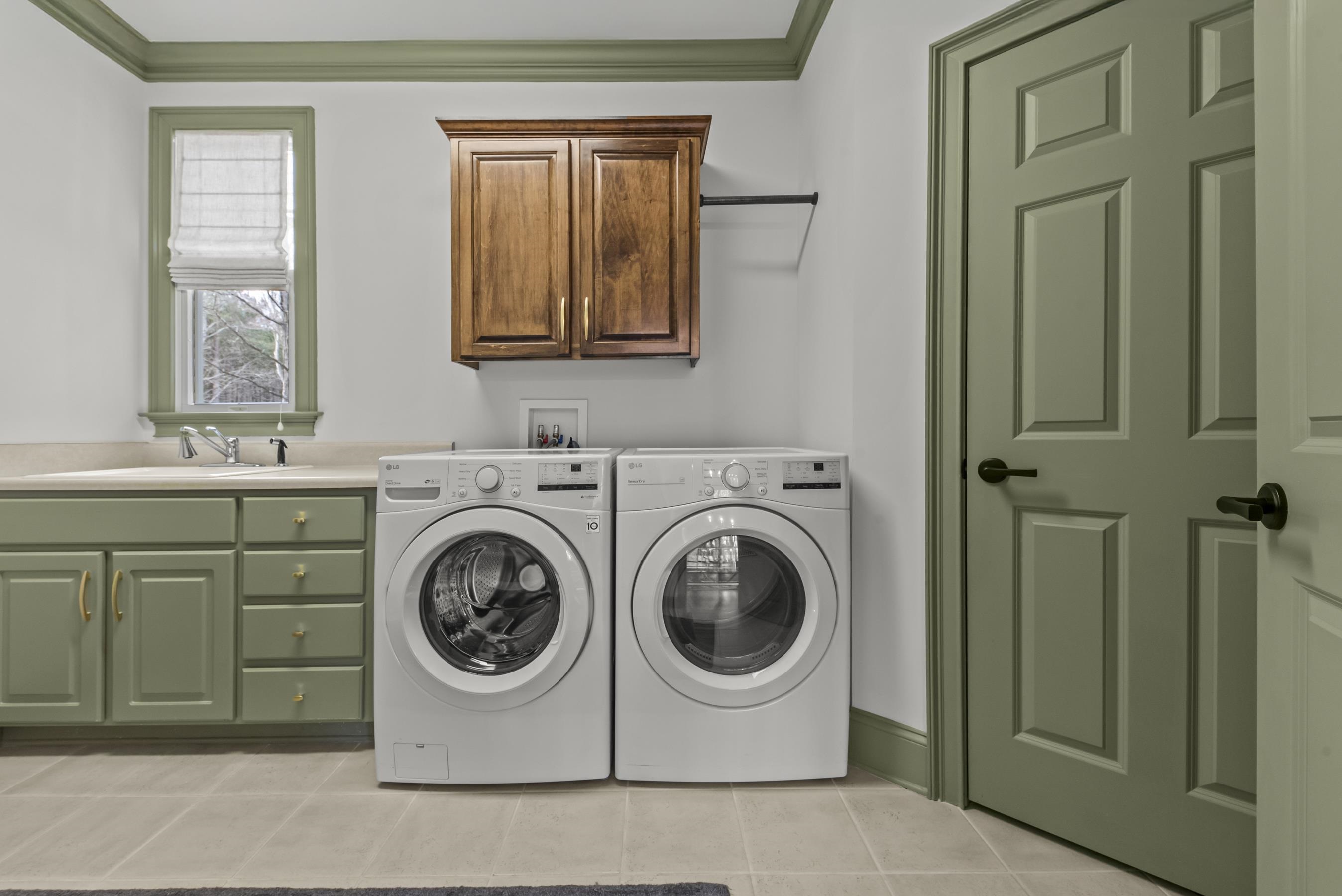 100 GREENWOOD COURT image 20