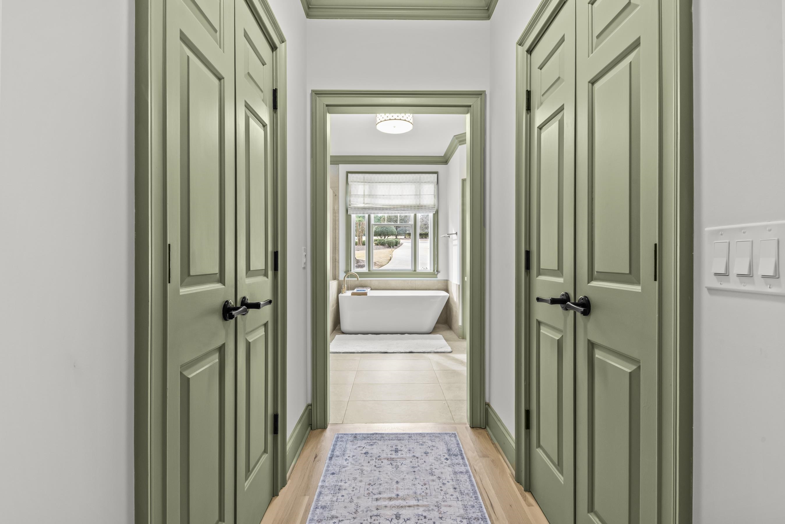 100 GREENWOOD COURT image 25