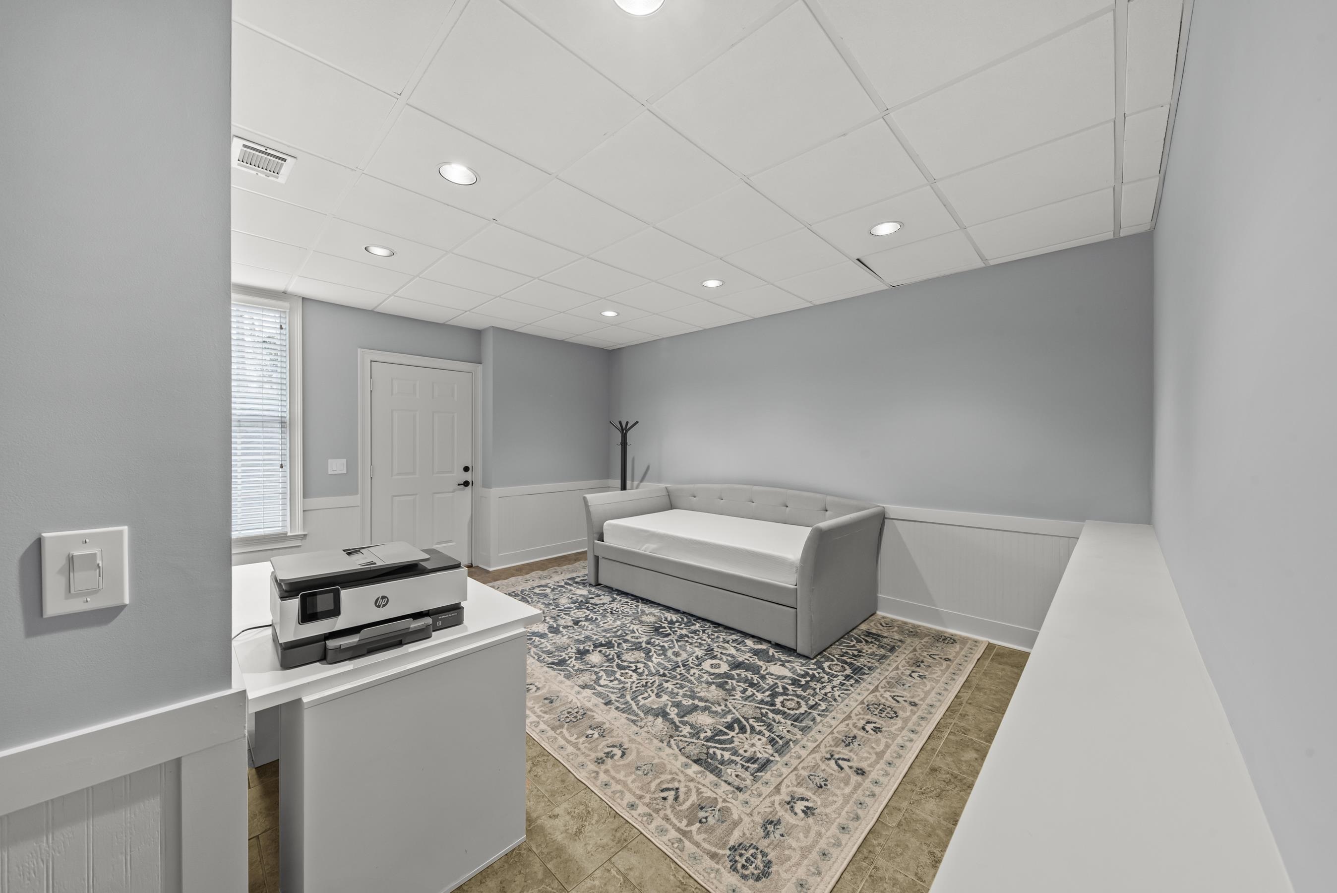 100 GREENWOOD COURT image 39