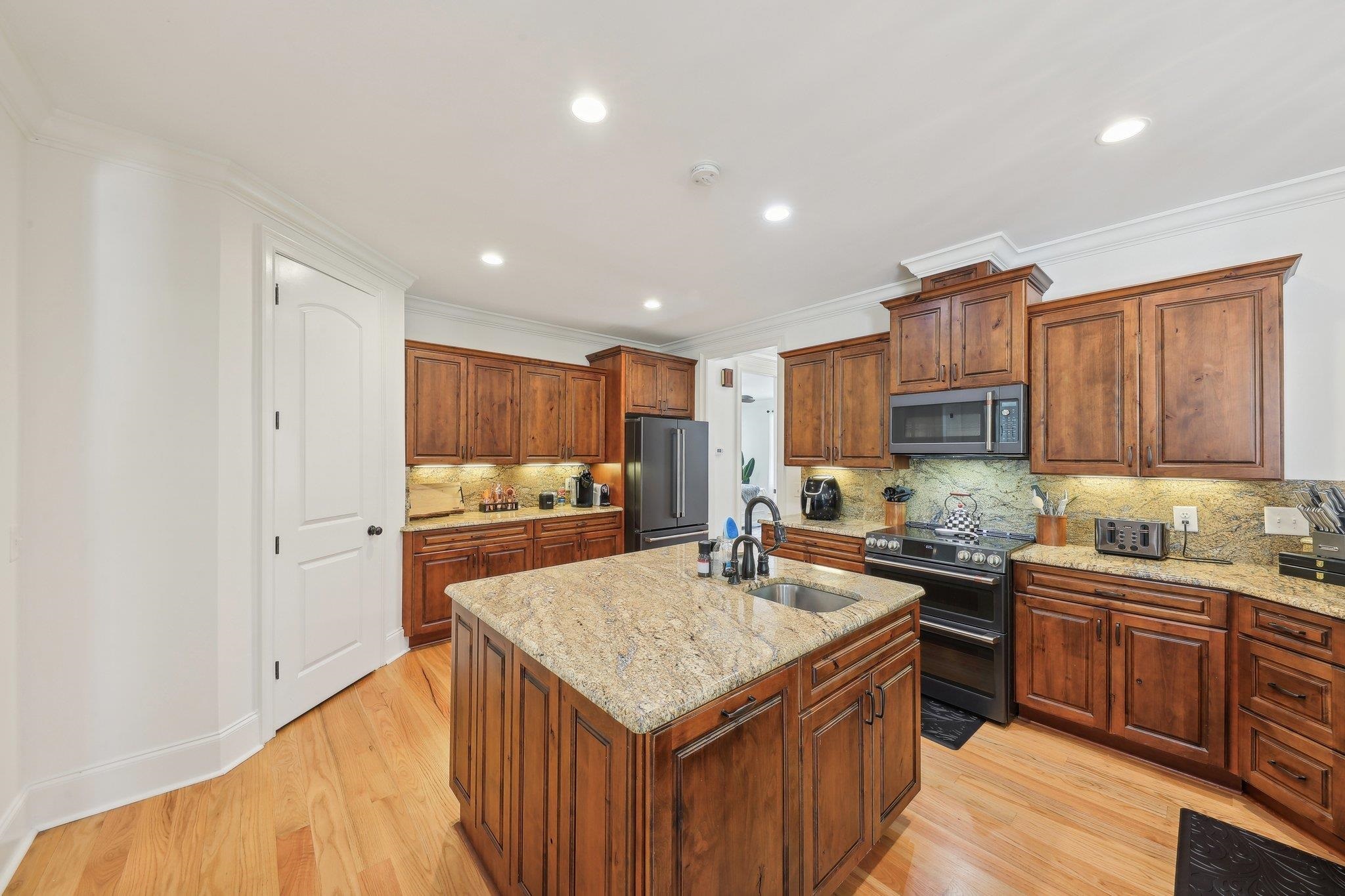 1421 GARNERS FERRY image 20