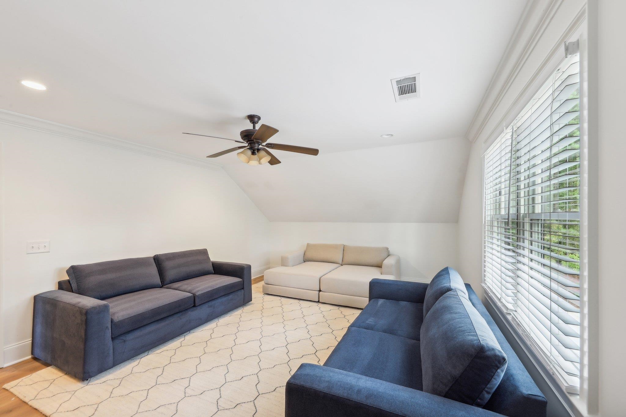 1421 GARNERS FERRY image 45