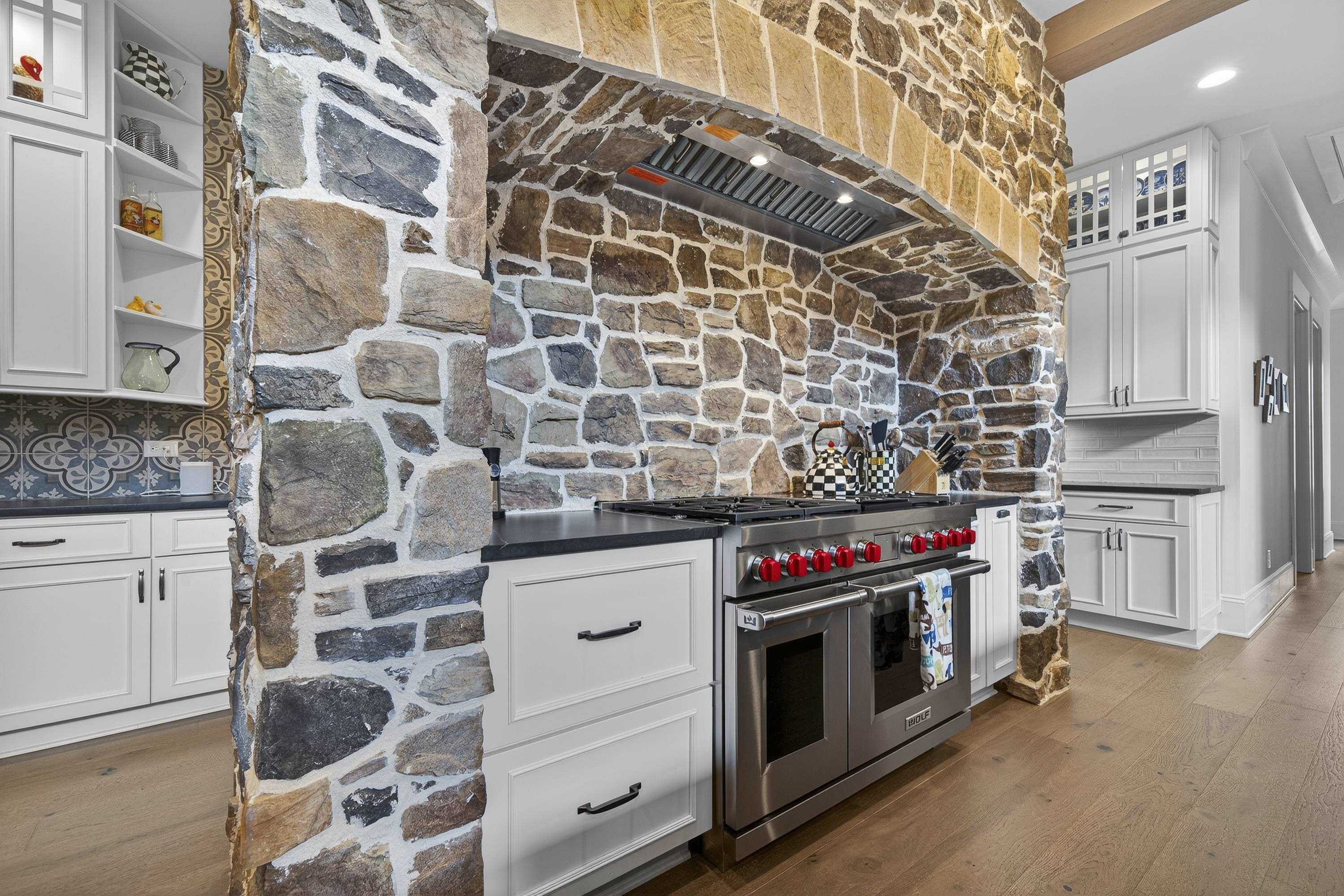 1031 CAVALIER COVE image 11