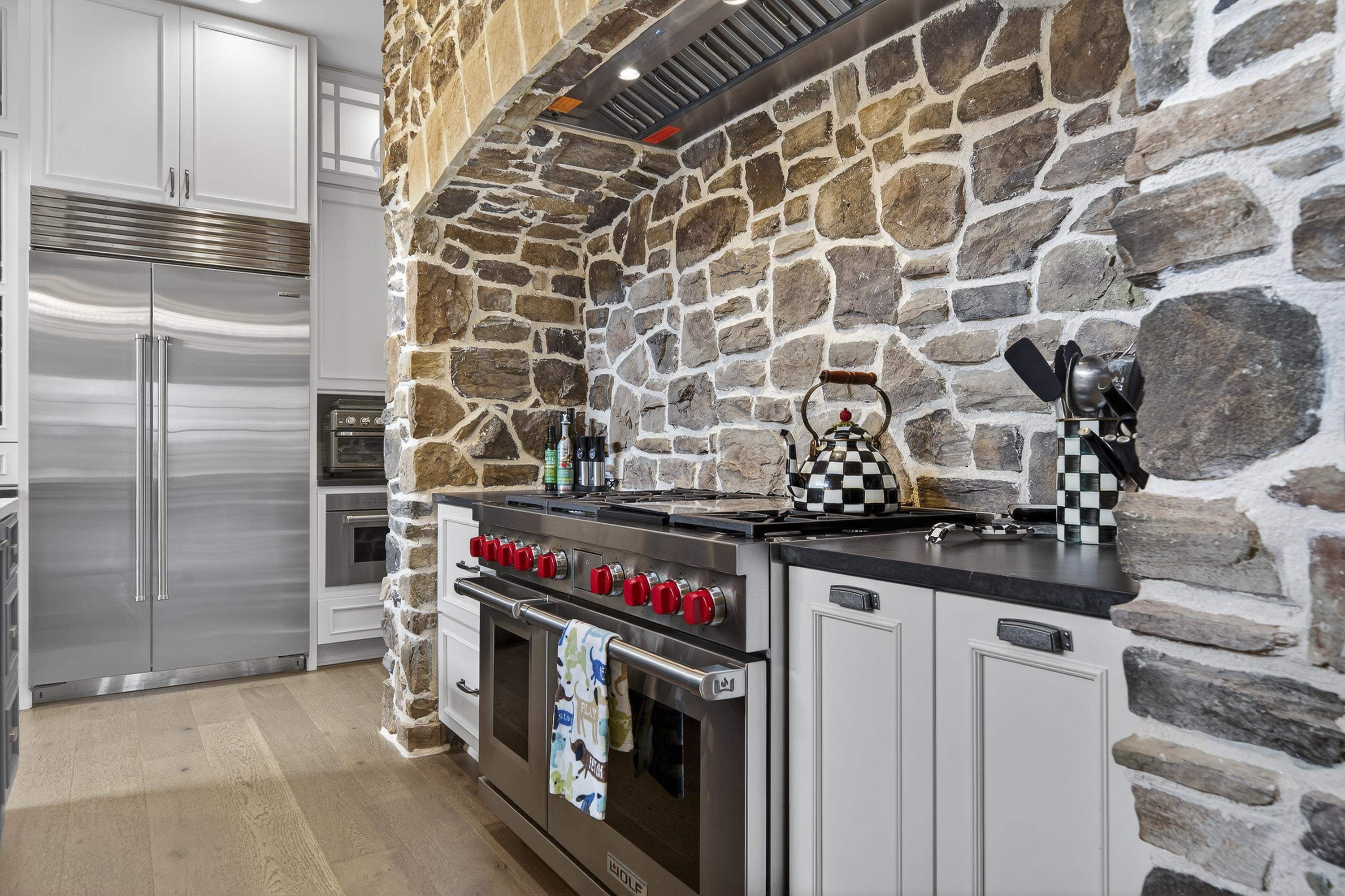 1031 CAVALIER COVE image 10