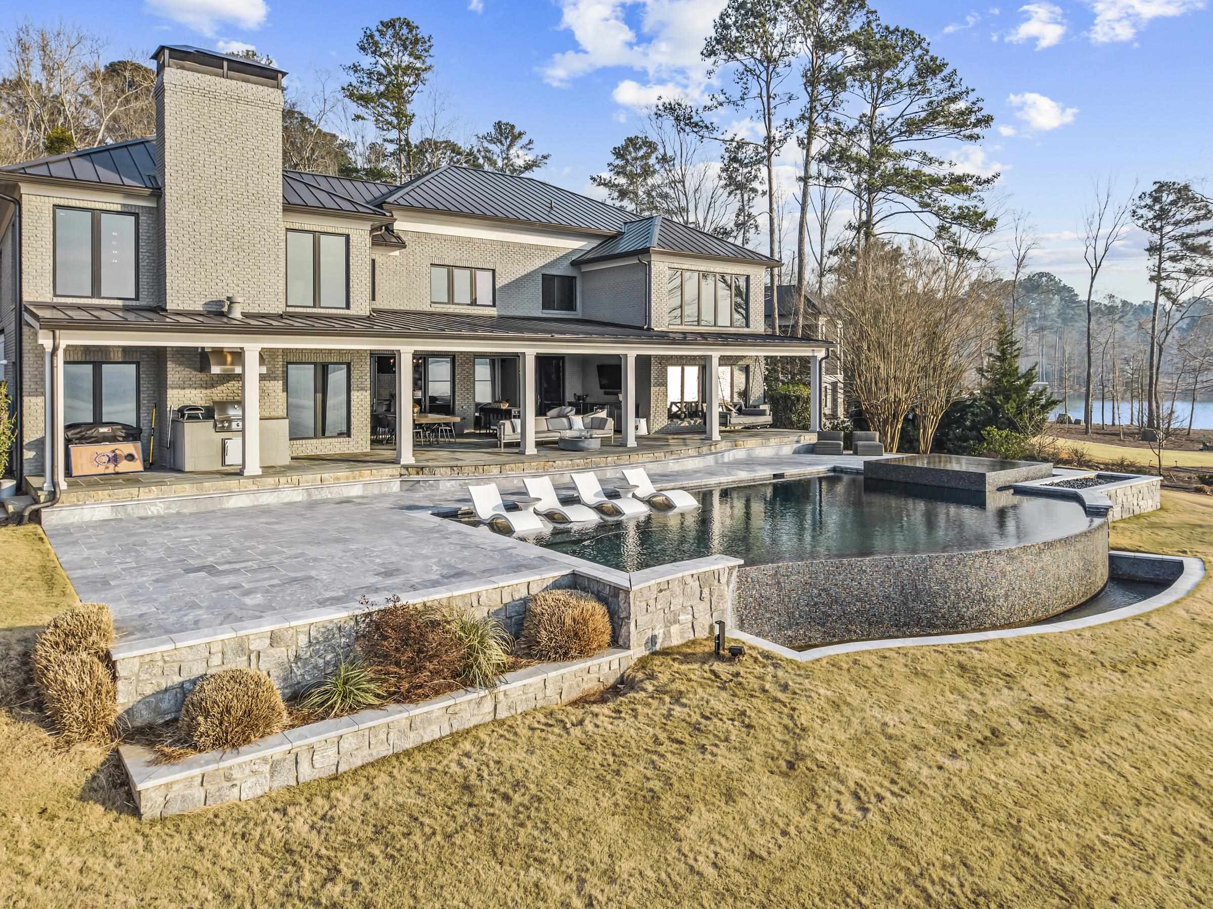 135 CAROLYN DRIVE image 12