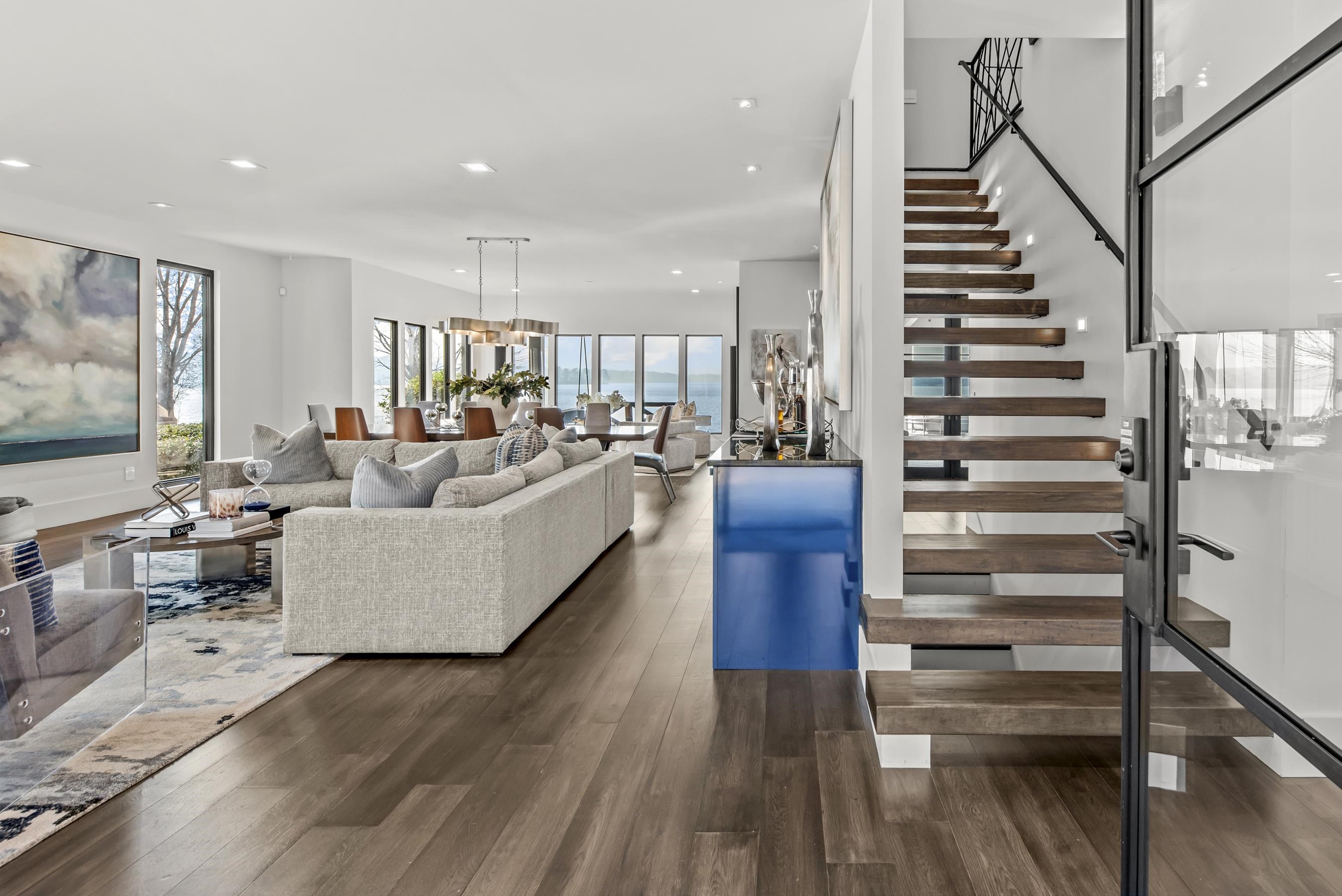 135 CAROLYN DRIVE image 13