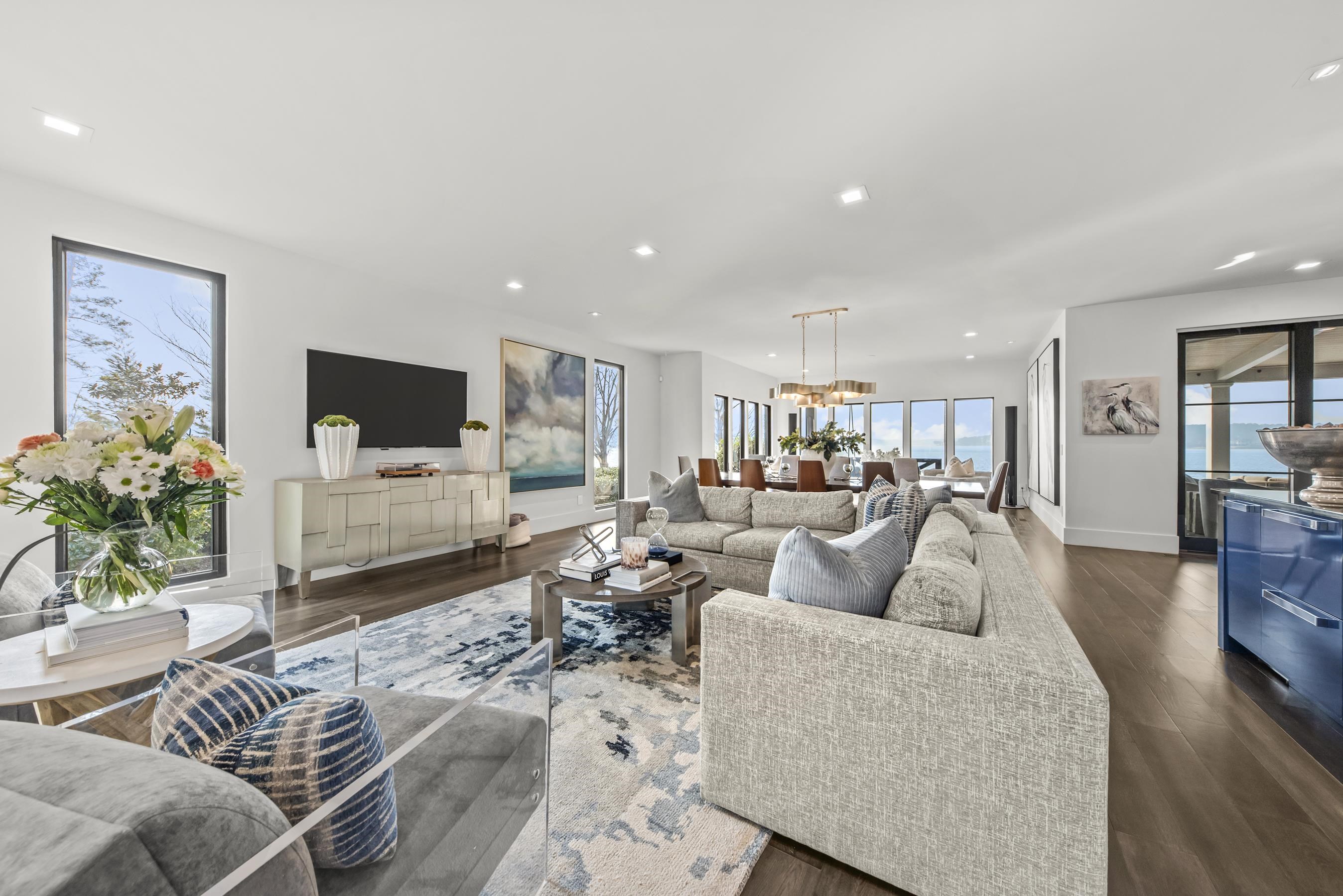 135 CAROLYN DRIVE image 14